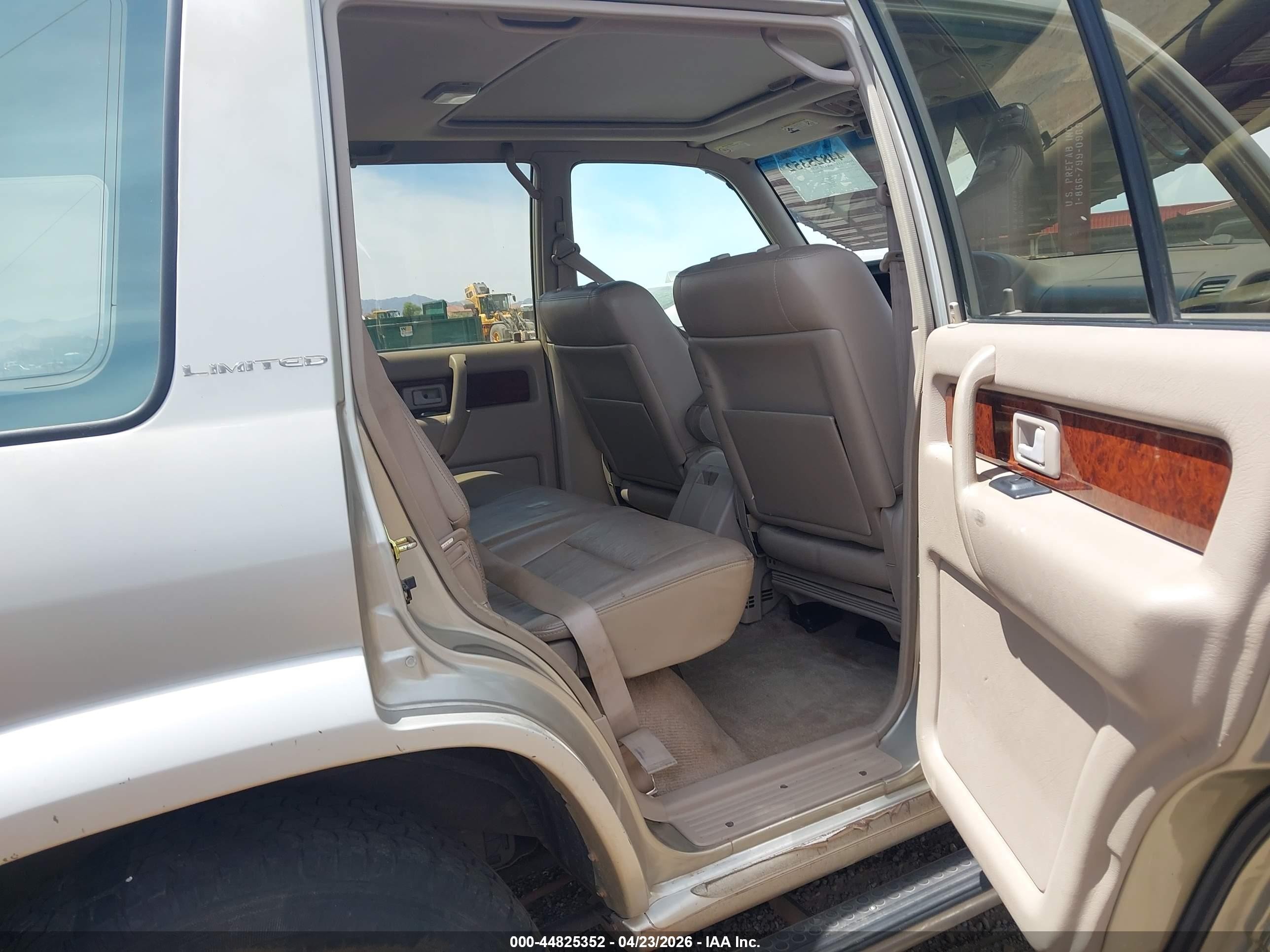 2002 Isuzu Trooper Limited/ls/s Tan vin: JACDJ58X527J04957