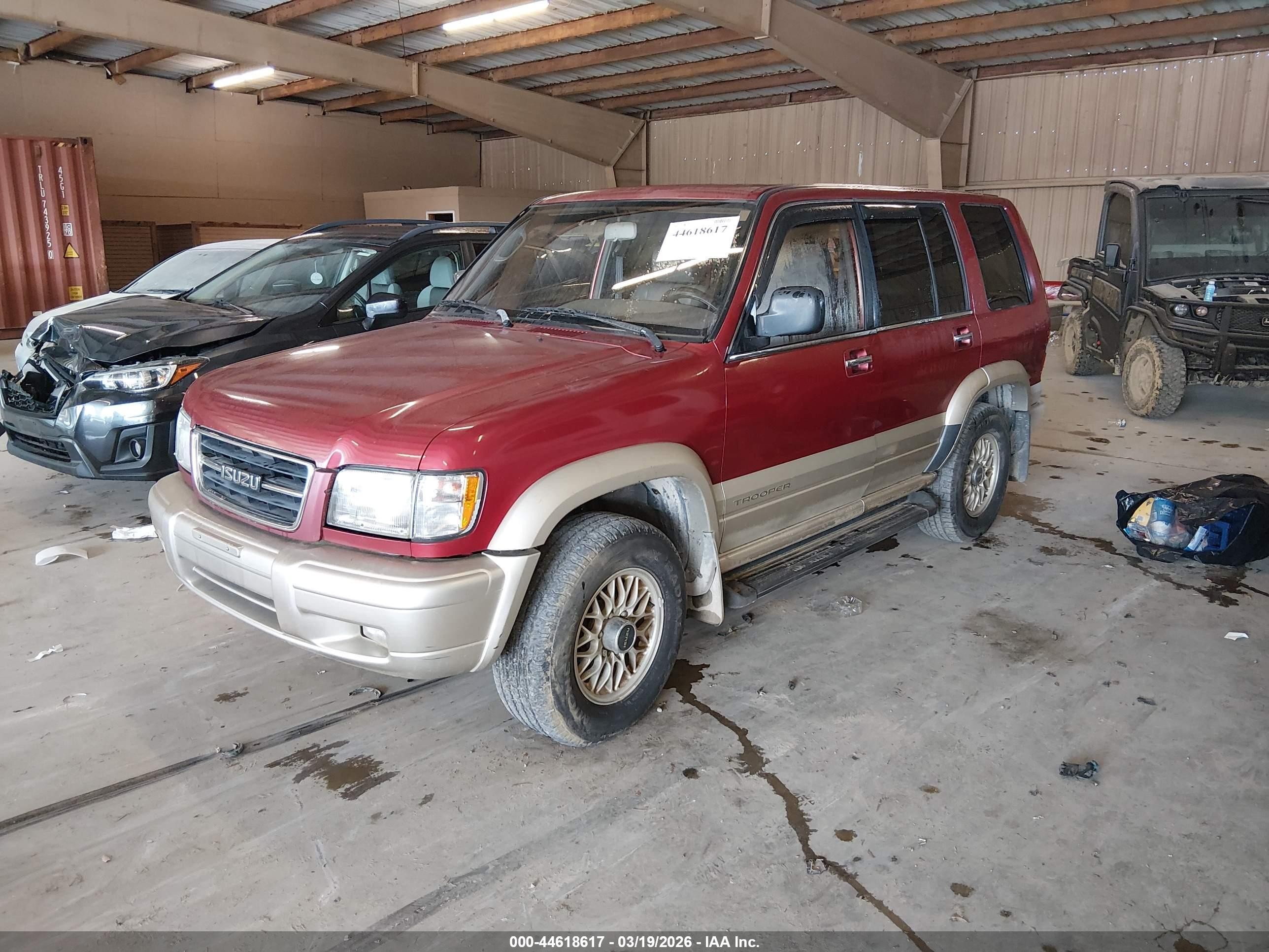 1999 Isuzu Trooper S Red vin: JACDJ58X5X7917349