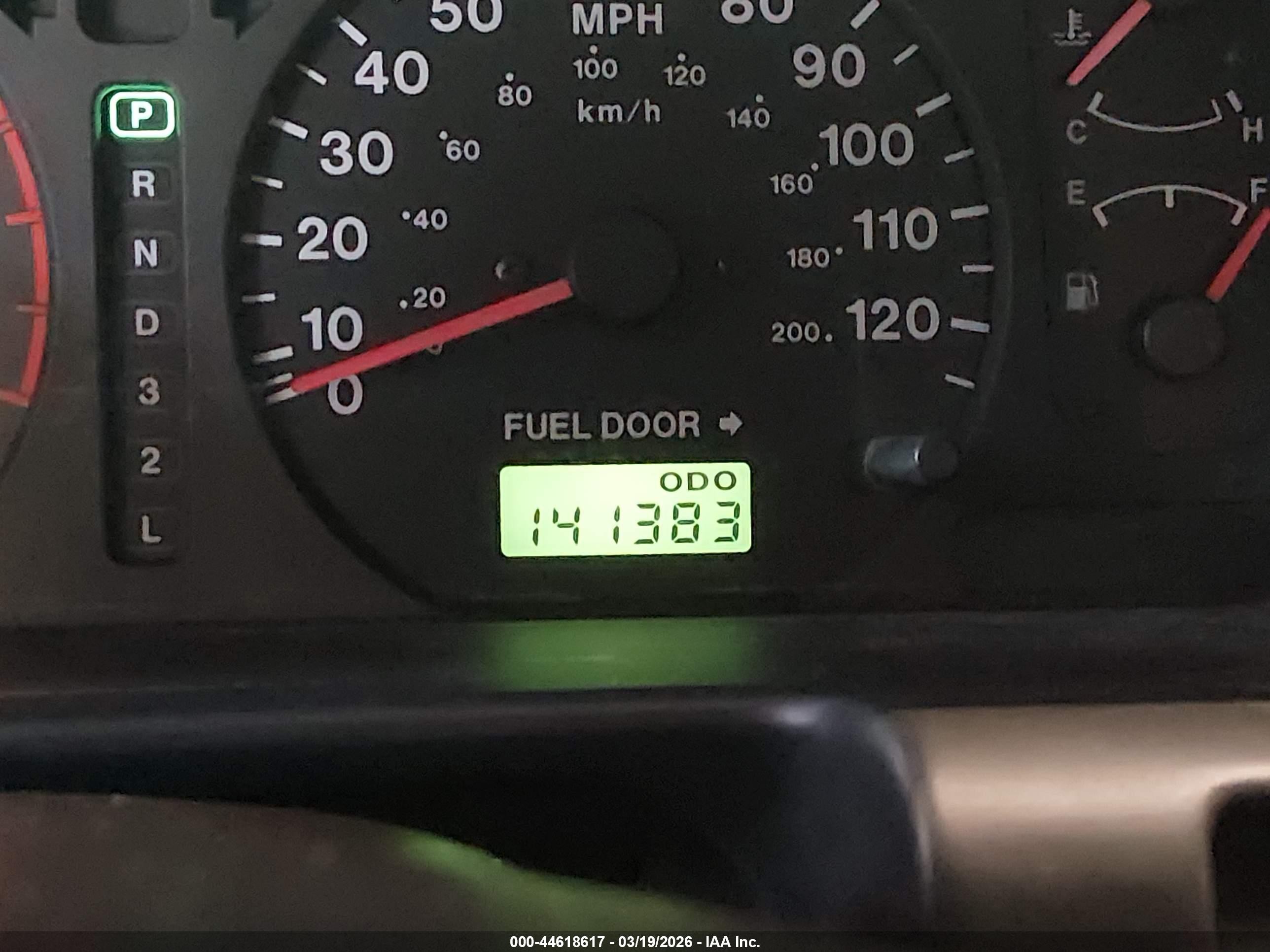 1999 Isuzu Trooper S Red vin: JACDJ58X5X7917349