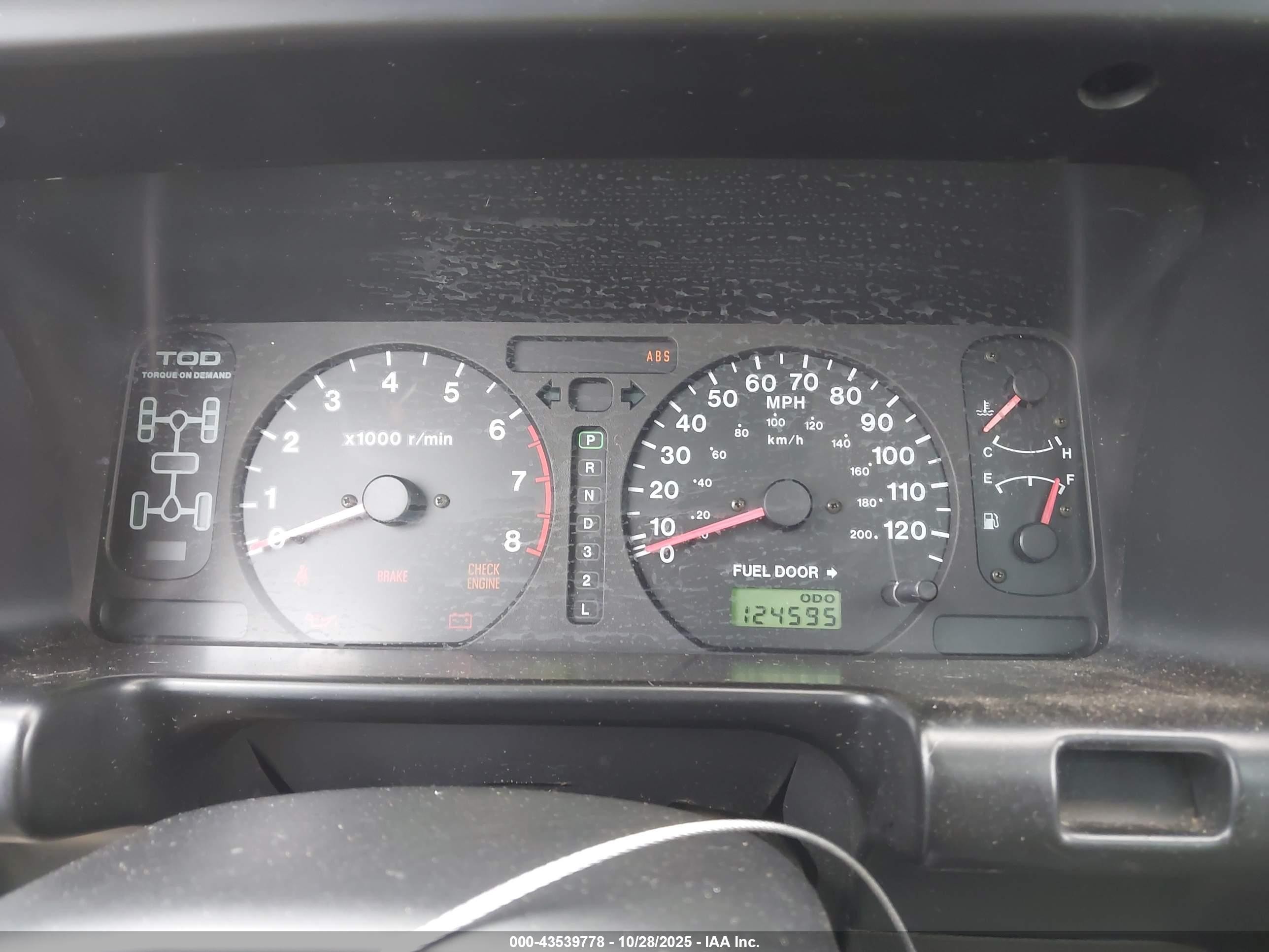 1999 Isuzu Trooper S Green vin: JACDJ58X6X7911026