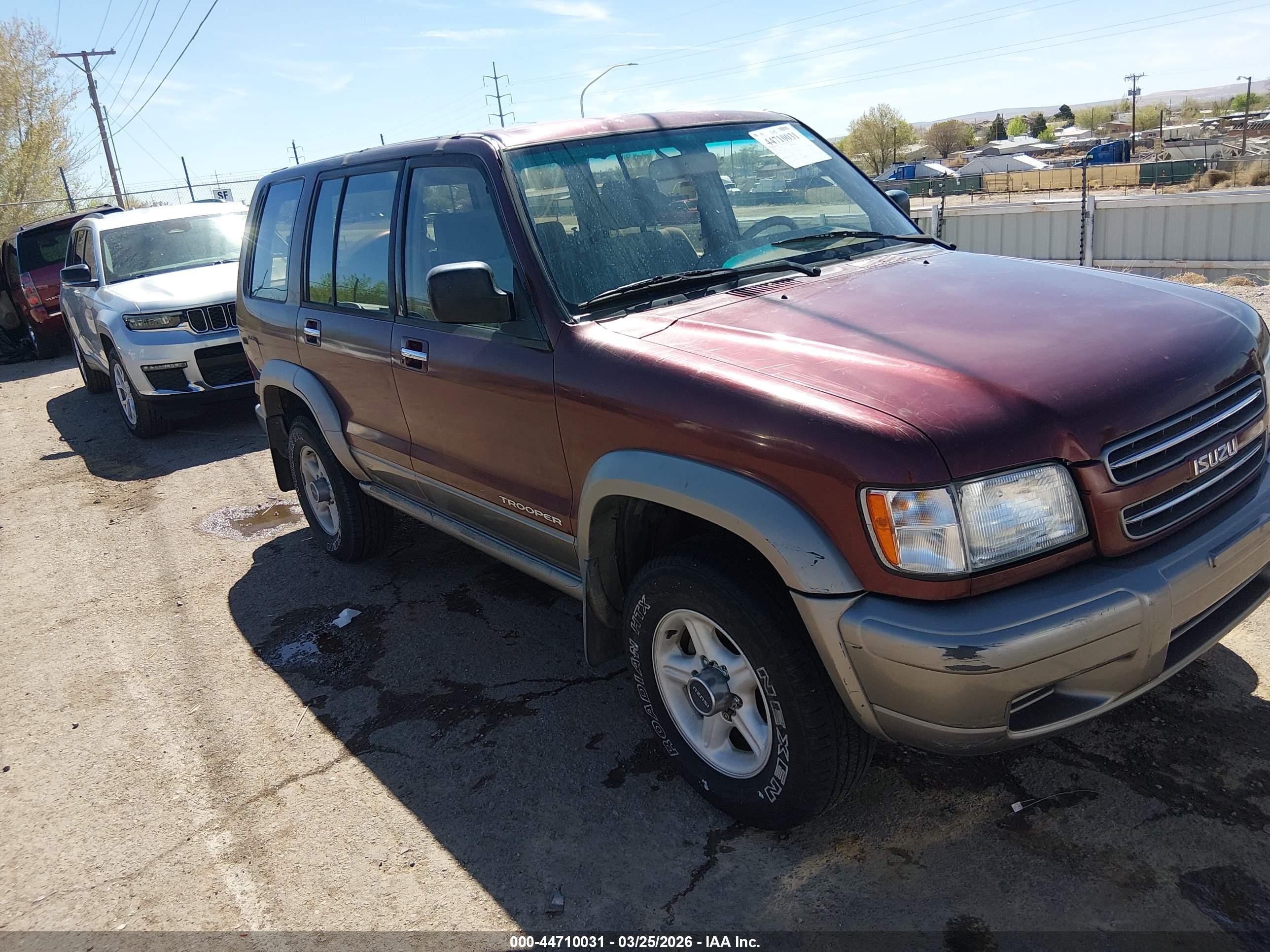 2002 Isuzu Trooper Limited/ls/s Red vin: JACDJ58X727J11067