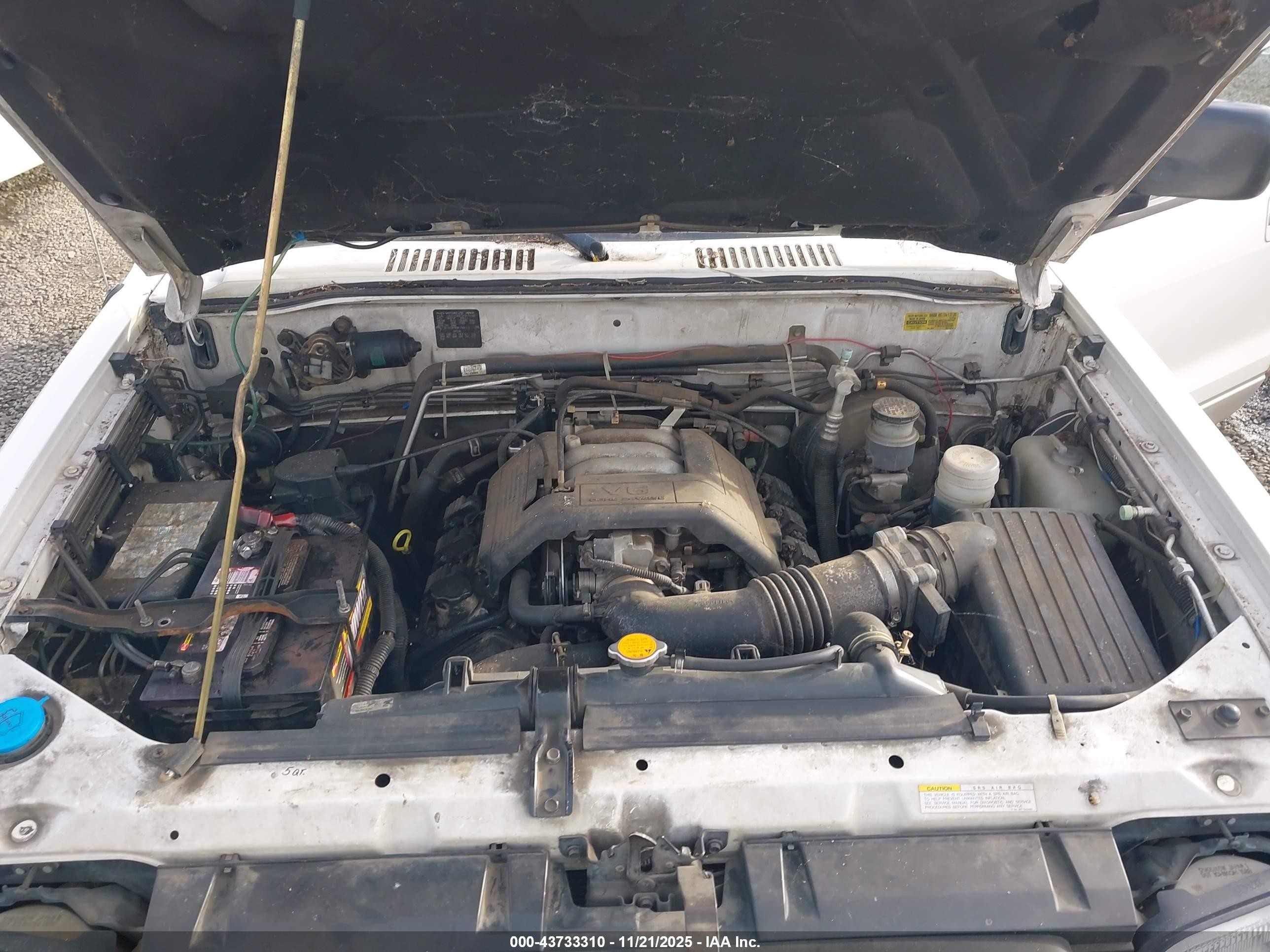 1999 Isuzu Trooper S White vin: JACDJ58X7X7918860