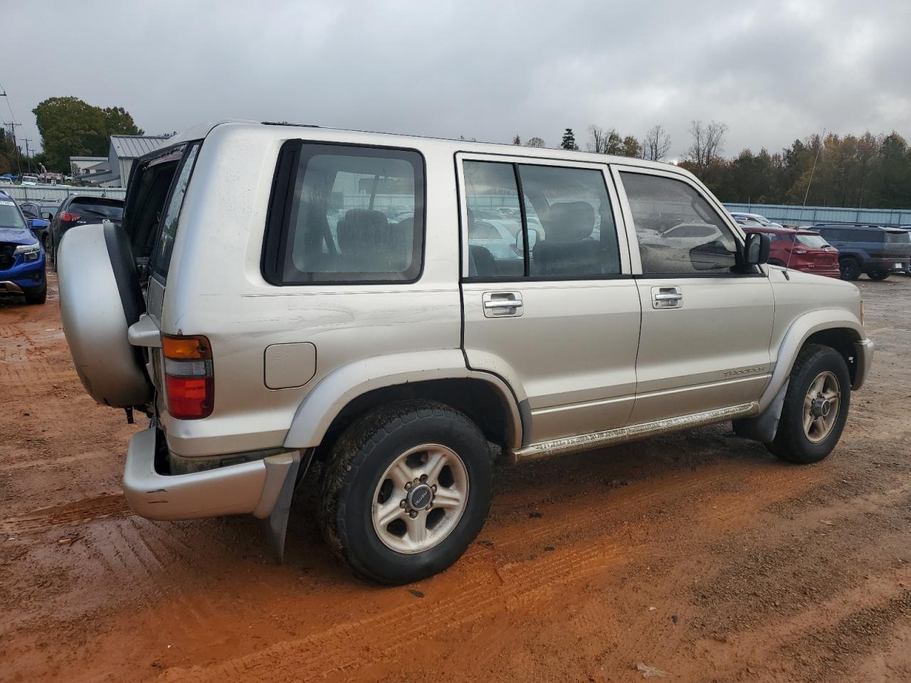 1999 Isuzu Trooper S Beige vin: JACDJ58X8X7922982