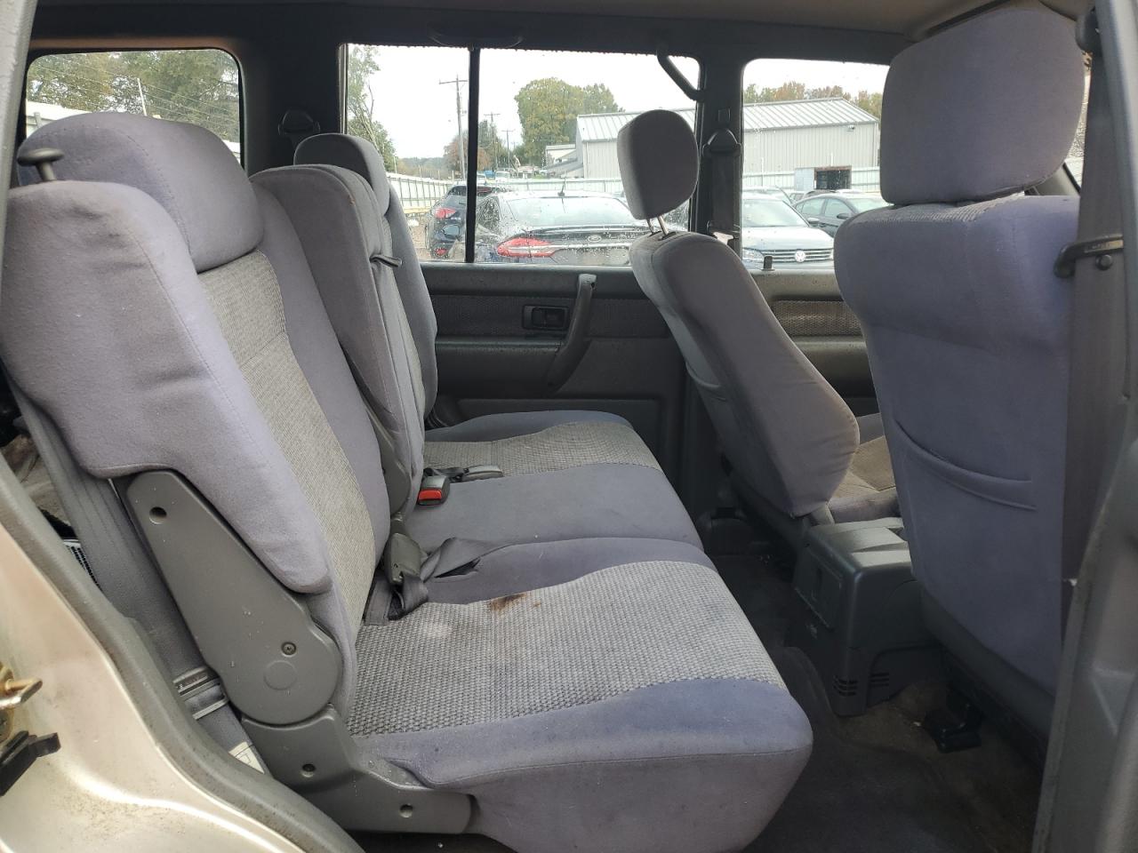 1999 Isuzu Trooper S Beige vin: JACDJ58X8X7922982