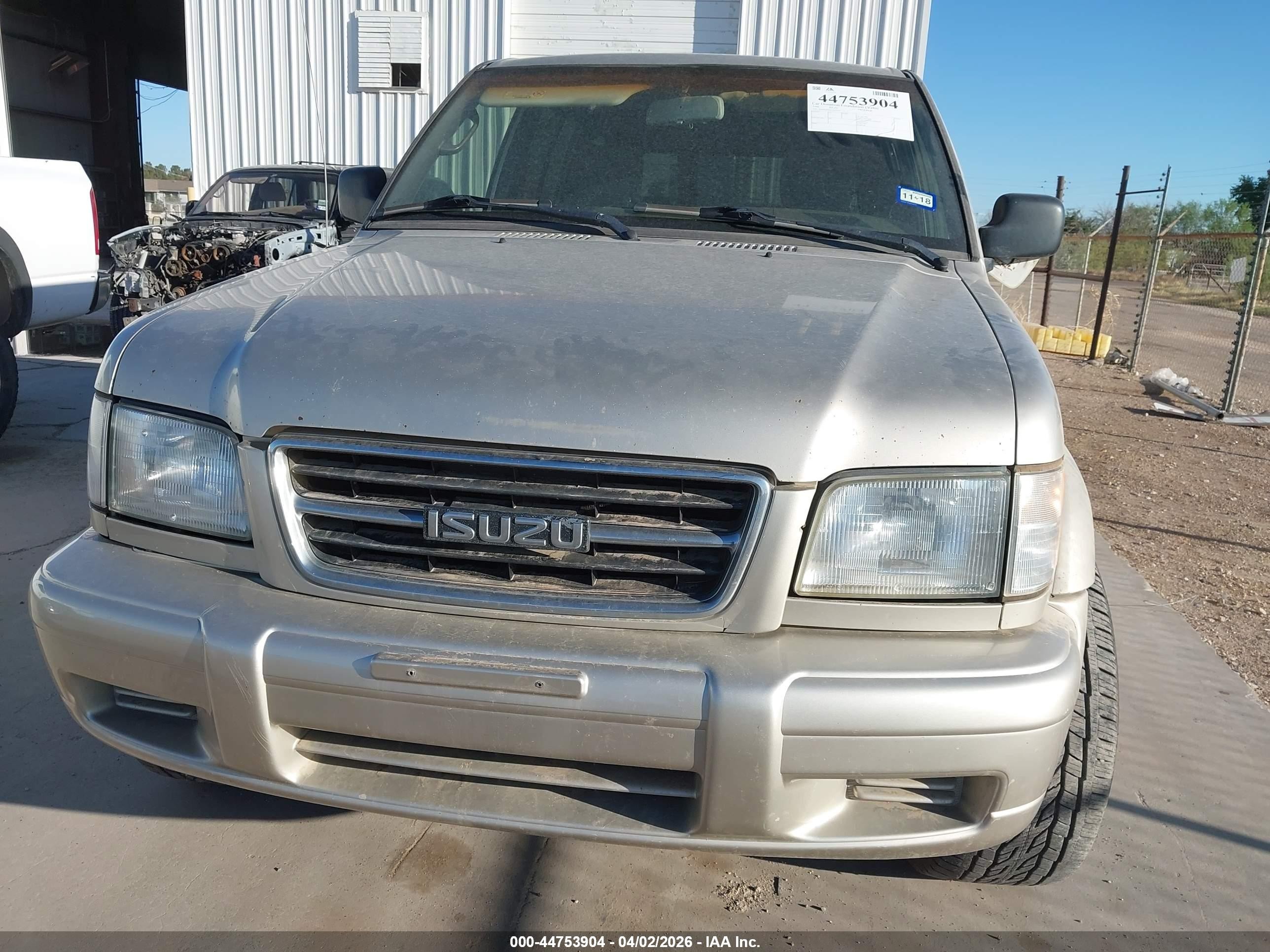 1999 Isuzu Trooper S Серебряный vin: JACDJ58X9X7910537