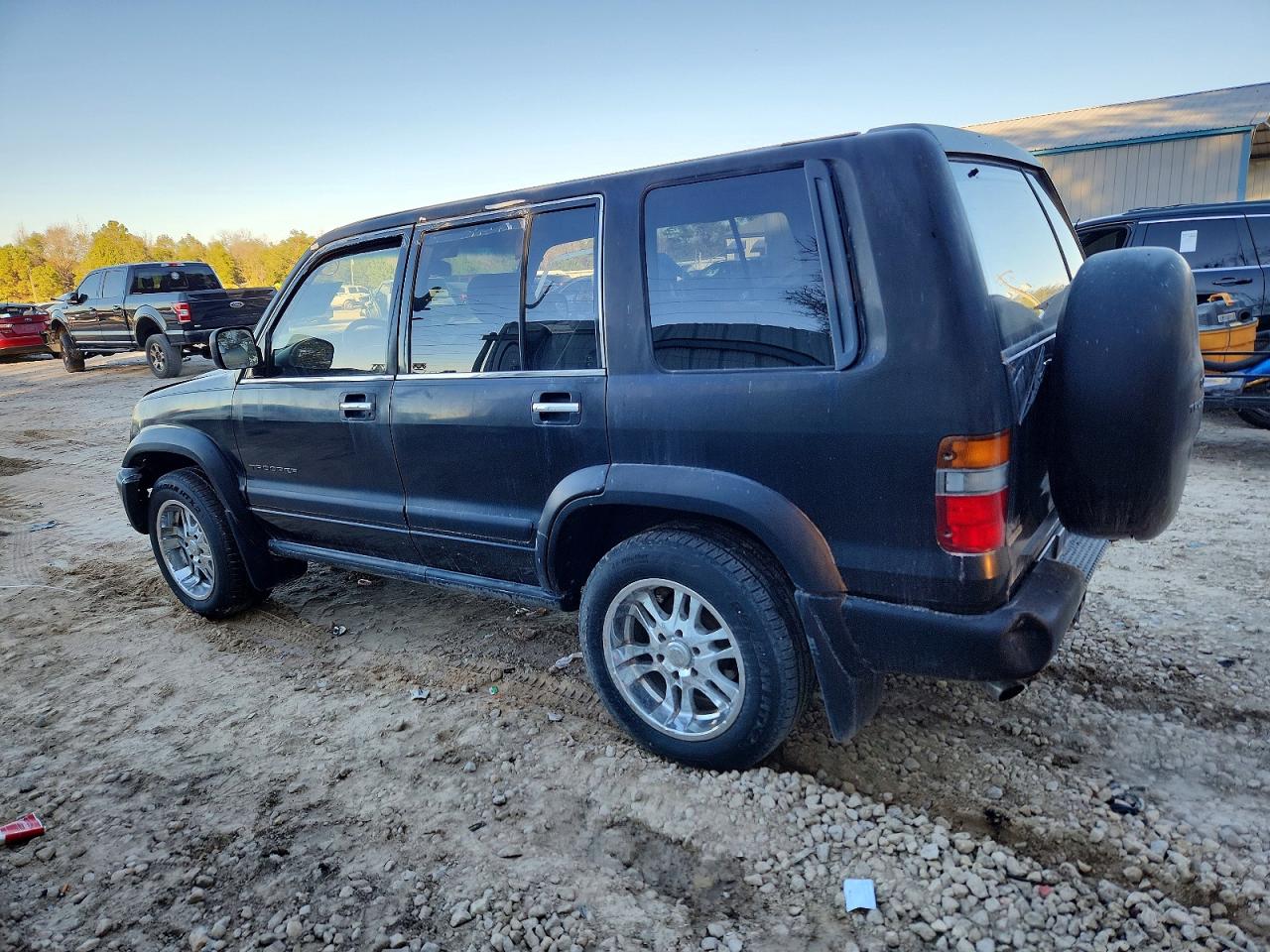 1999 Isuzu Trooper S Black vin: JACDJ58XXX7910266