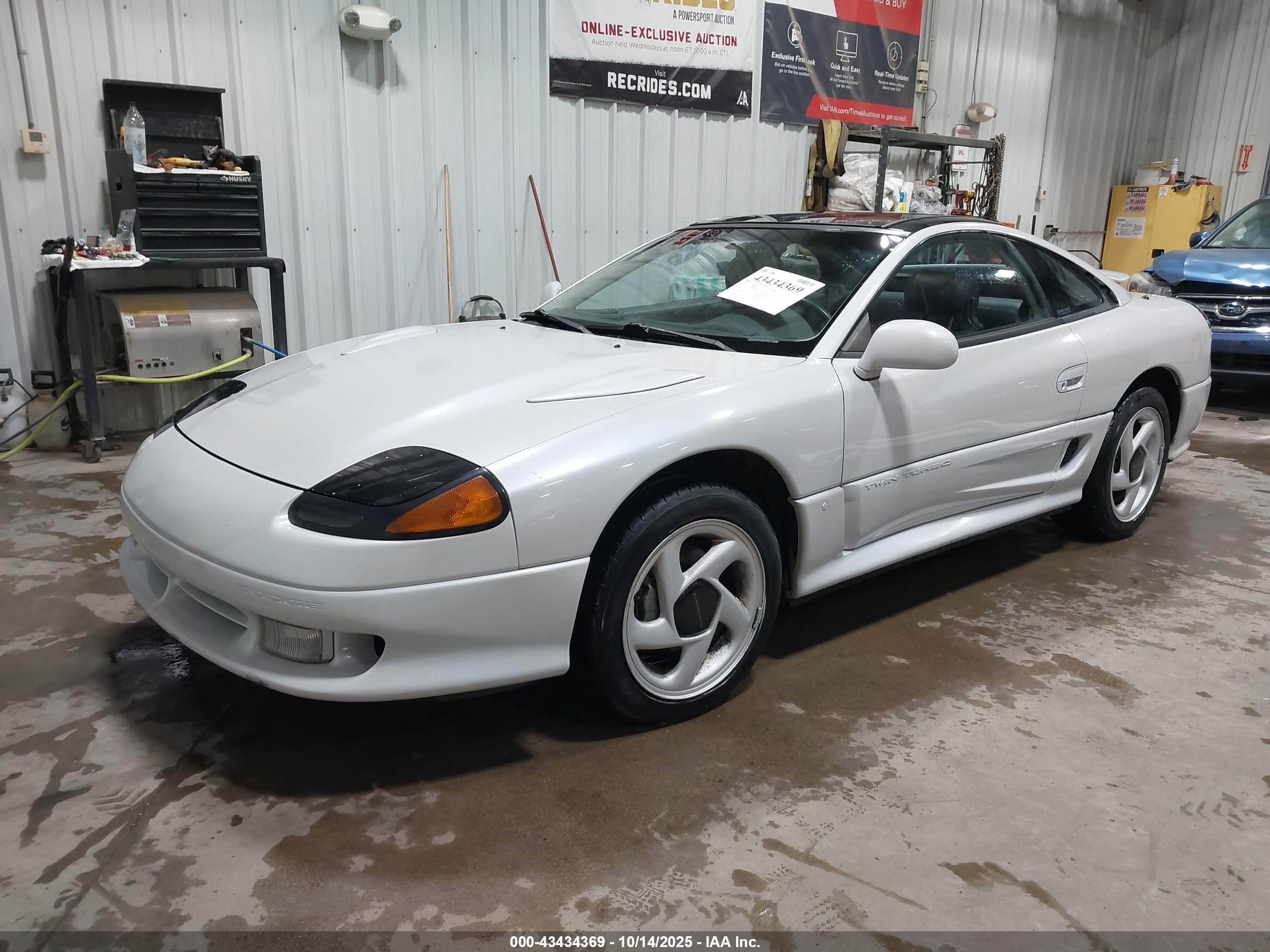 1993 Dodge Stealth R/t Turbo White vin: JB3BN74K3PY008010