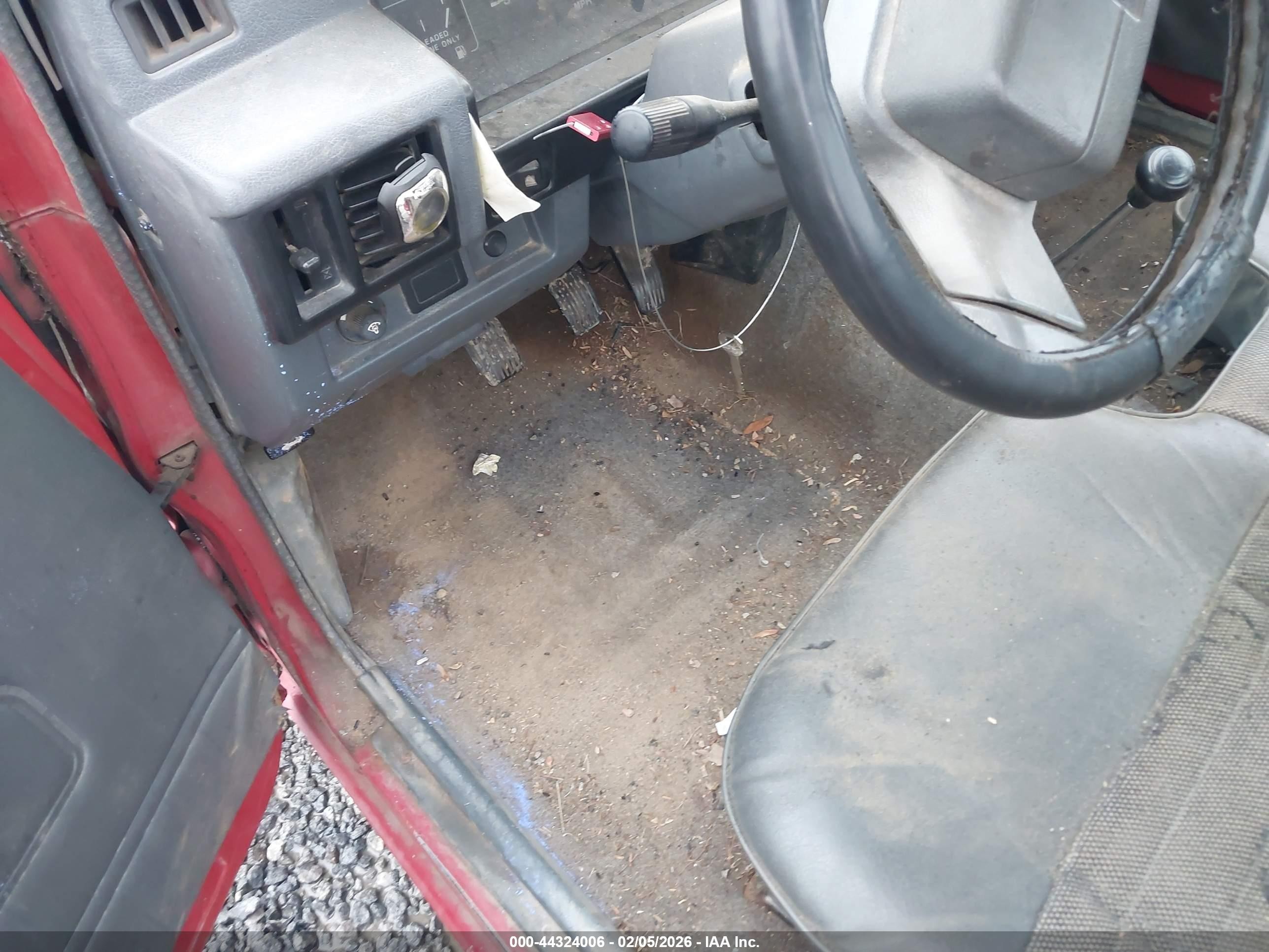 1990 Dodge Ram 50   Red vin: JB7FL24W8LP032461