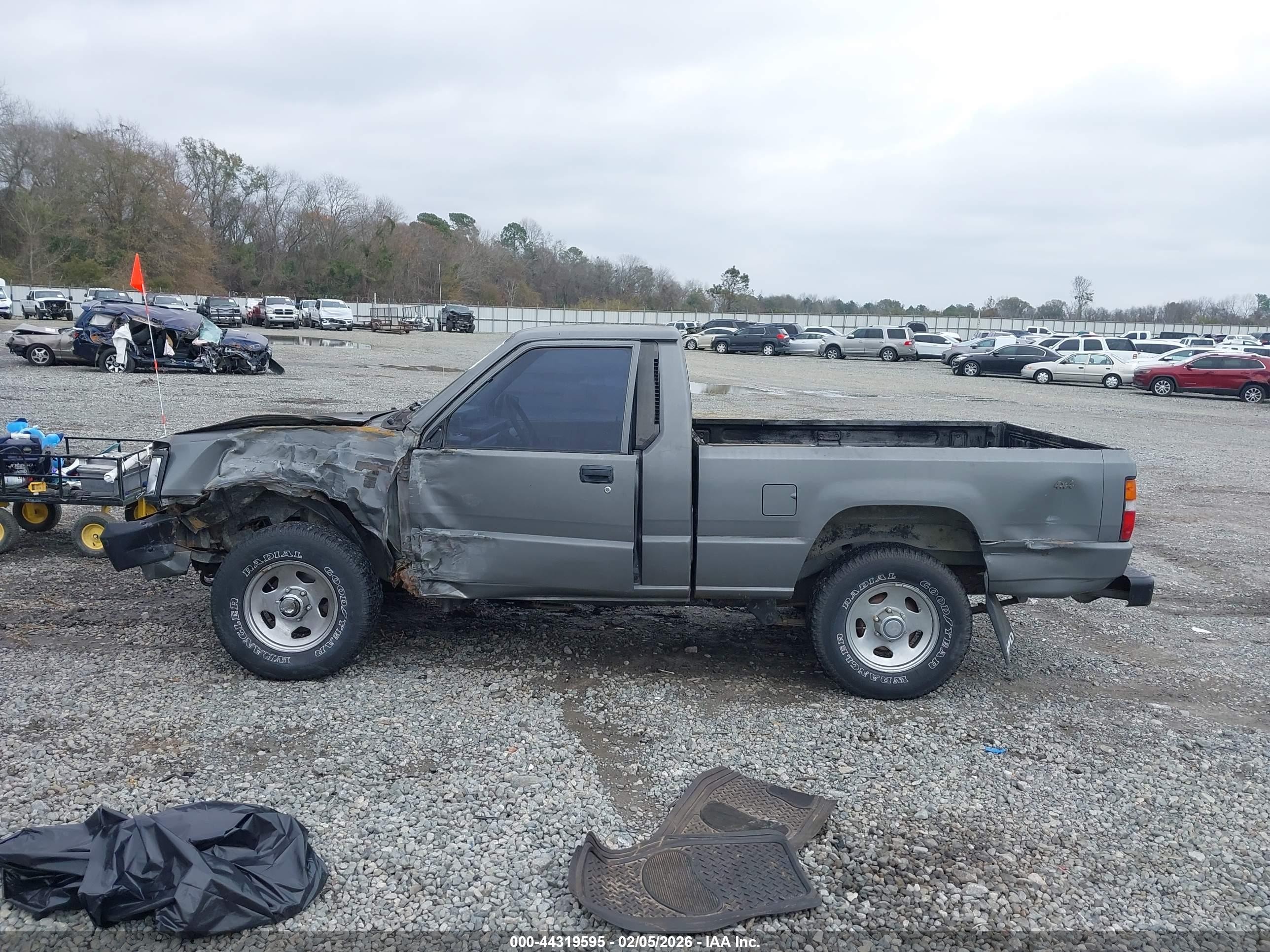 1987 Dodge Ram 50   Gray vin: JB7FM24E2HP098452