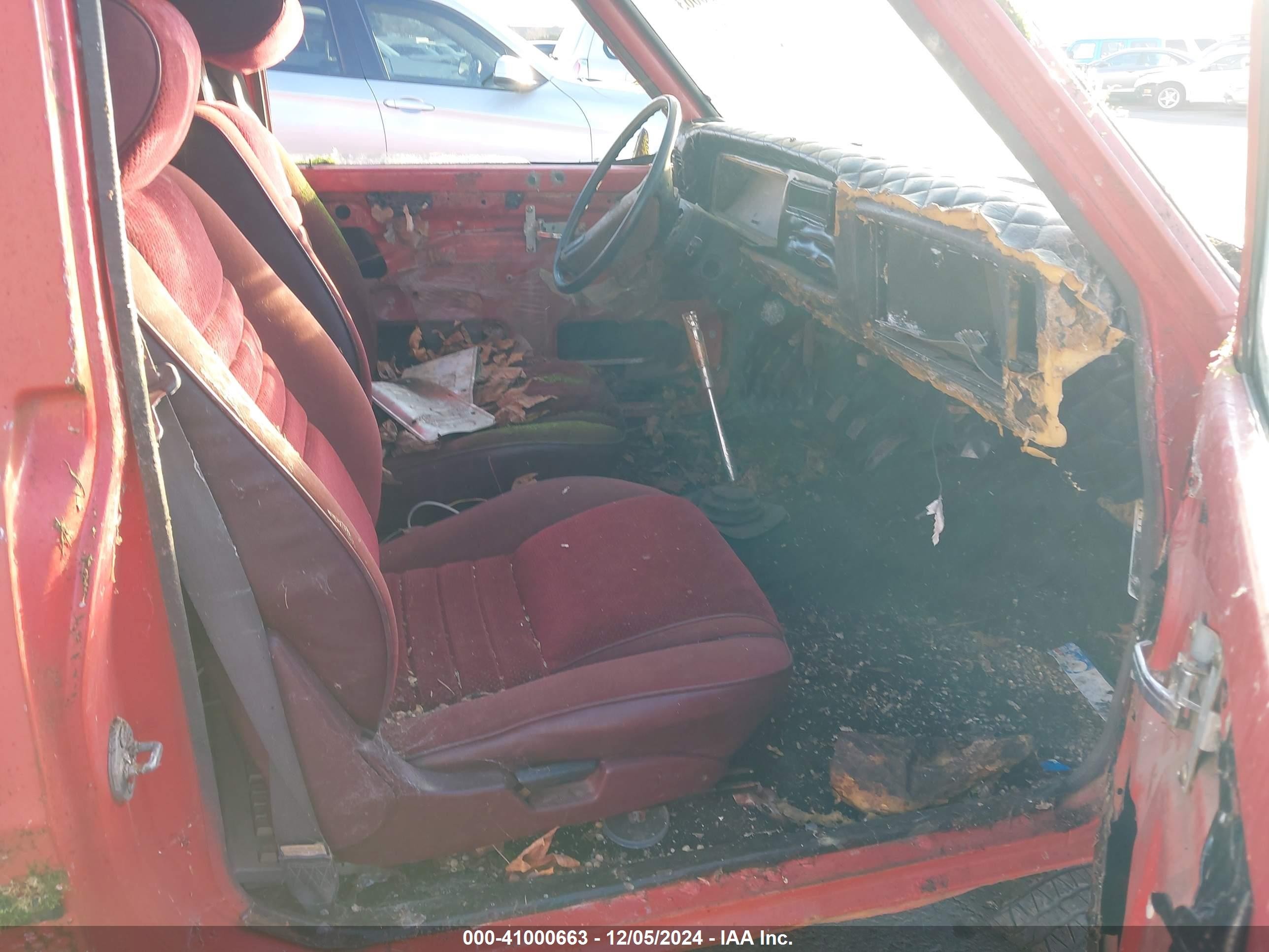 1986 Dodge D50 Custom Red vin: JB7FP24D8GP019220