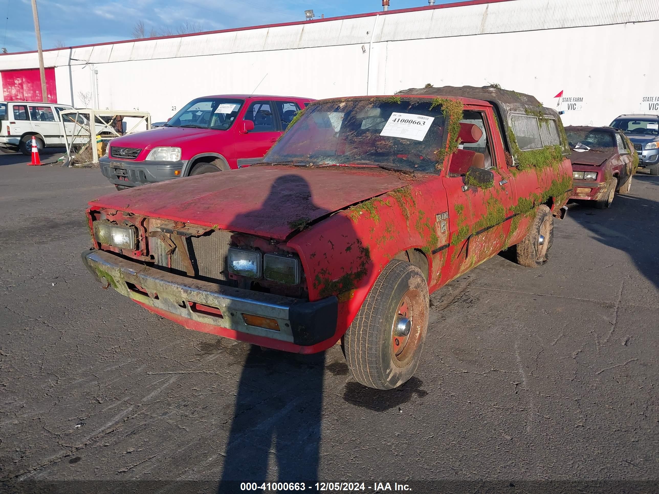 1986 Dodge D50 Custom Red vin: JB7FP24D8GP019220