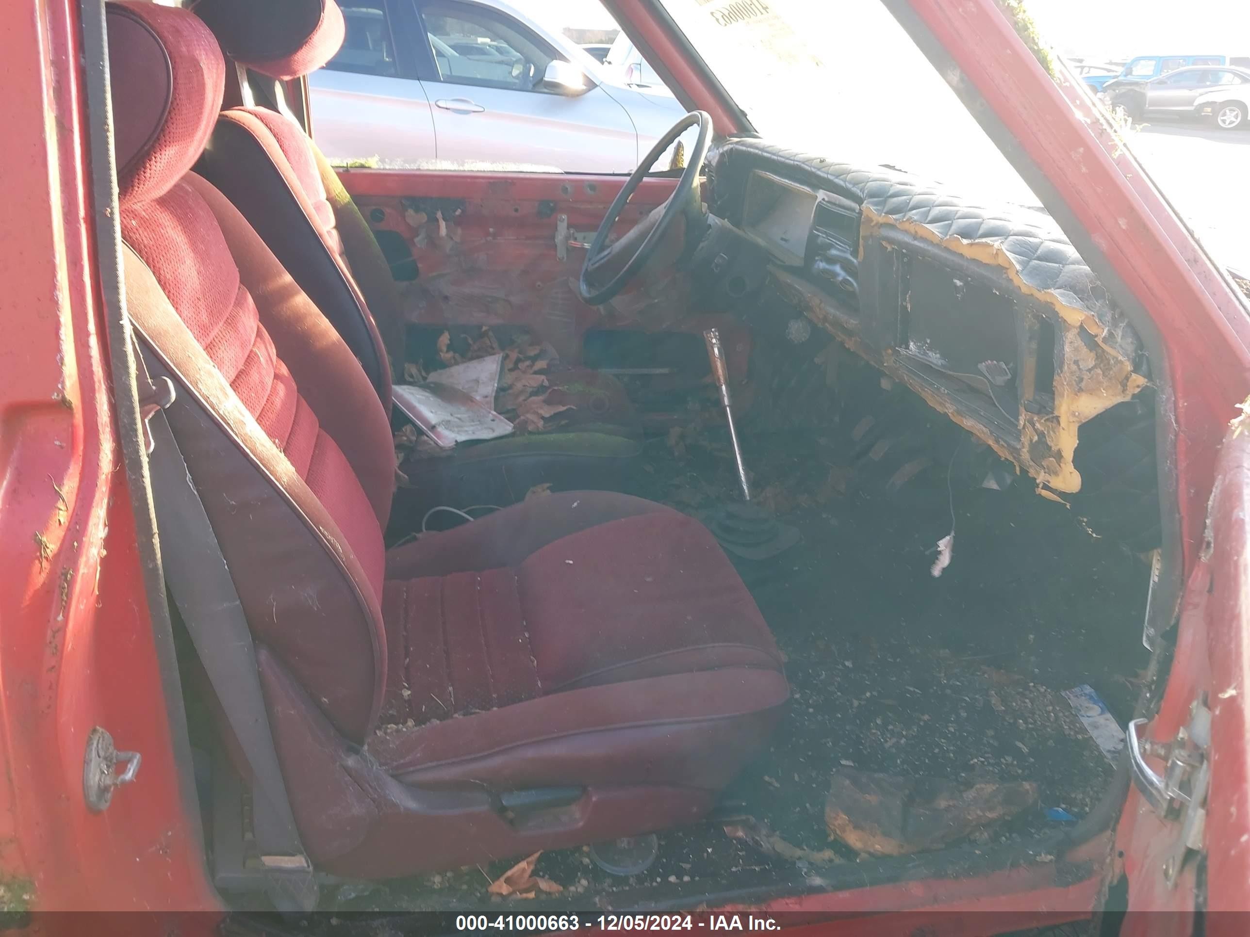 1986 Dodge D50 Custom Red vin: JB7FP24D8GP019220