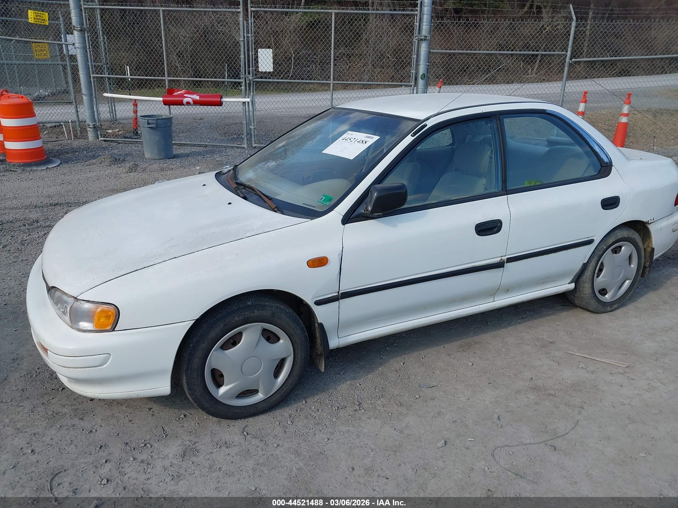 1996 Subaru Impreza L White vin: JF1GC4352TH512729