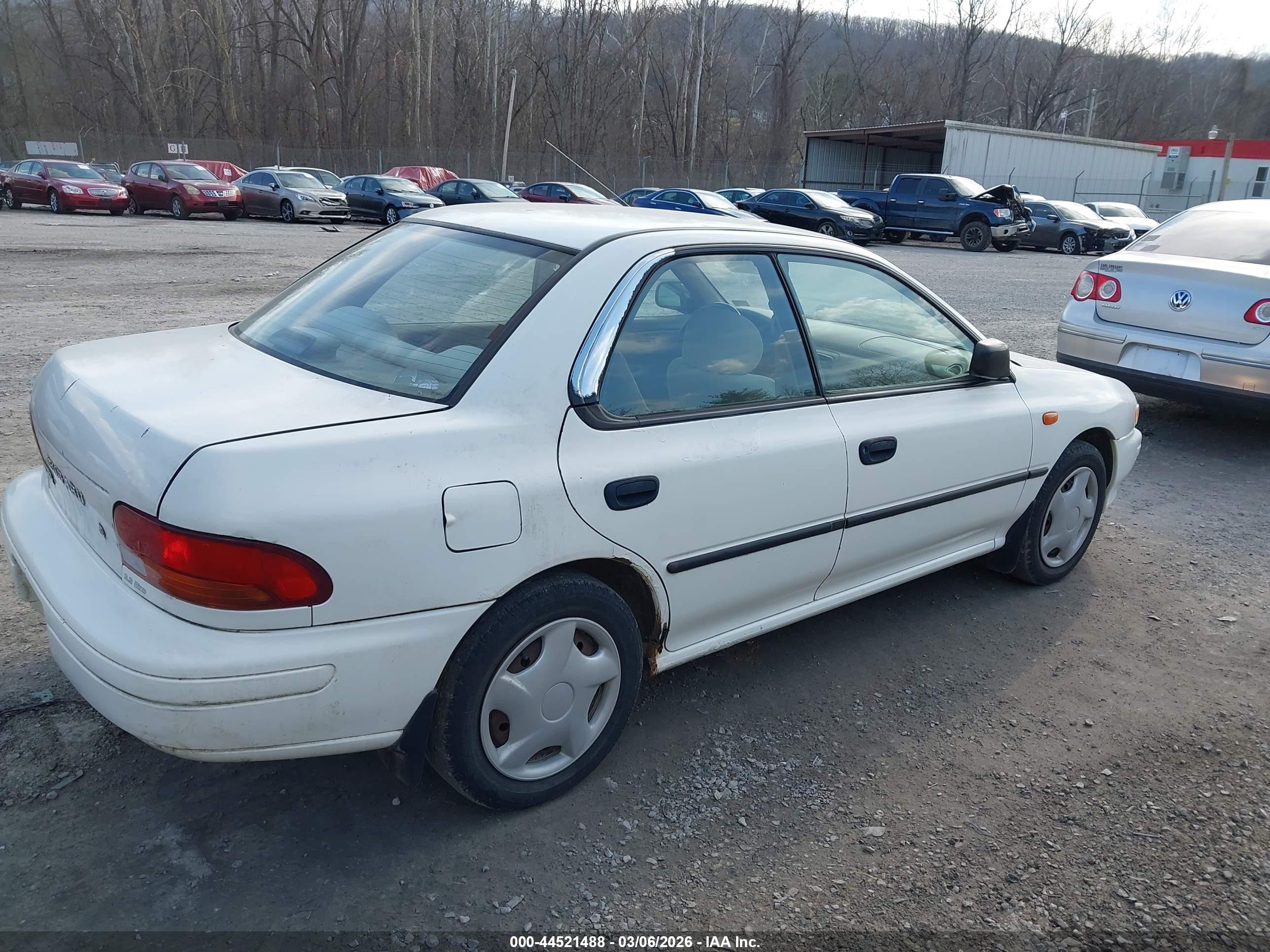1996 Subaru Impreza L White vin: JF1GC4352TH512729