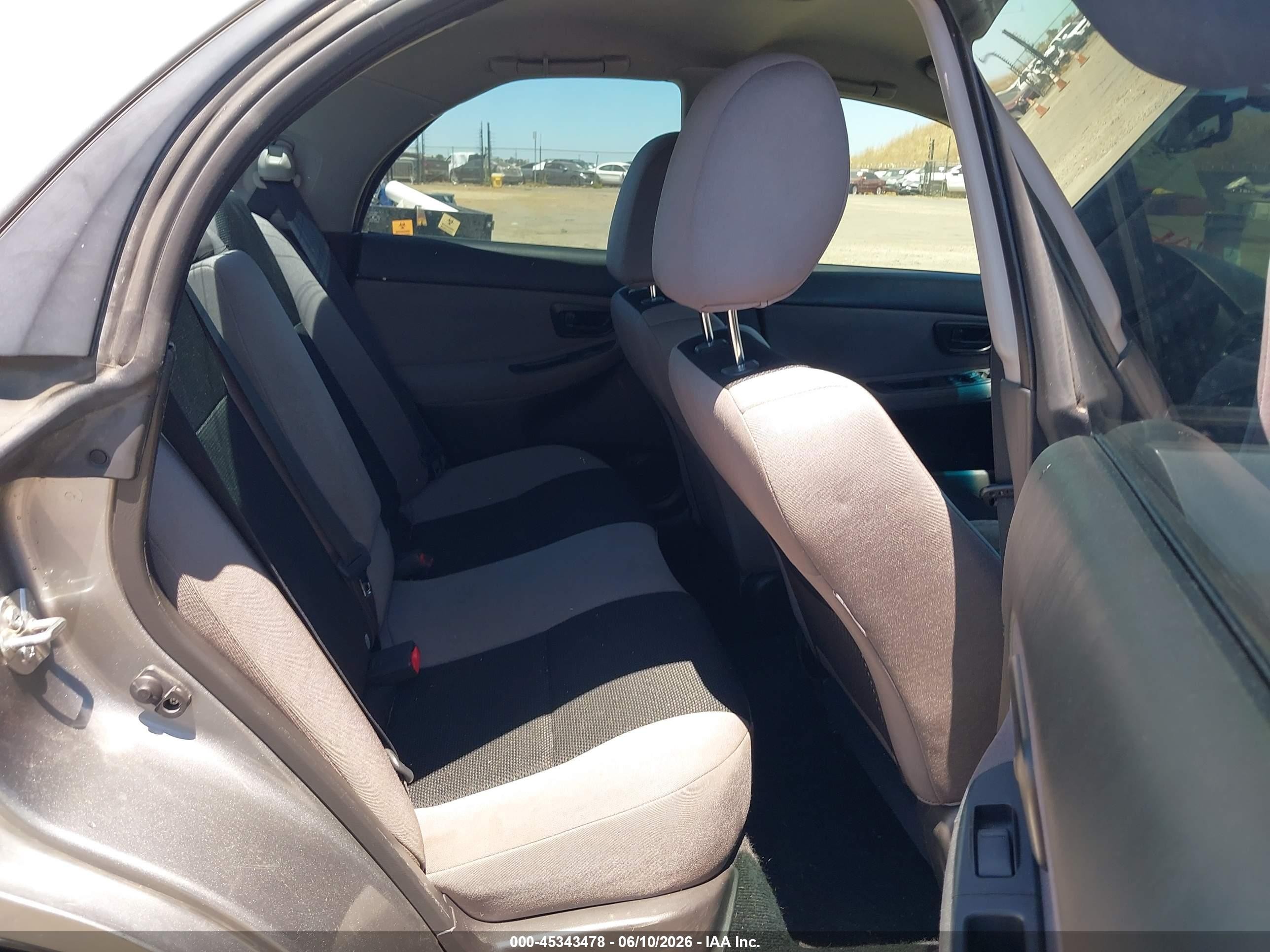 2007 Subaru Impreza 2.5i Silver vin: JF1GD61617H521495