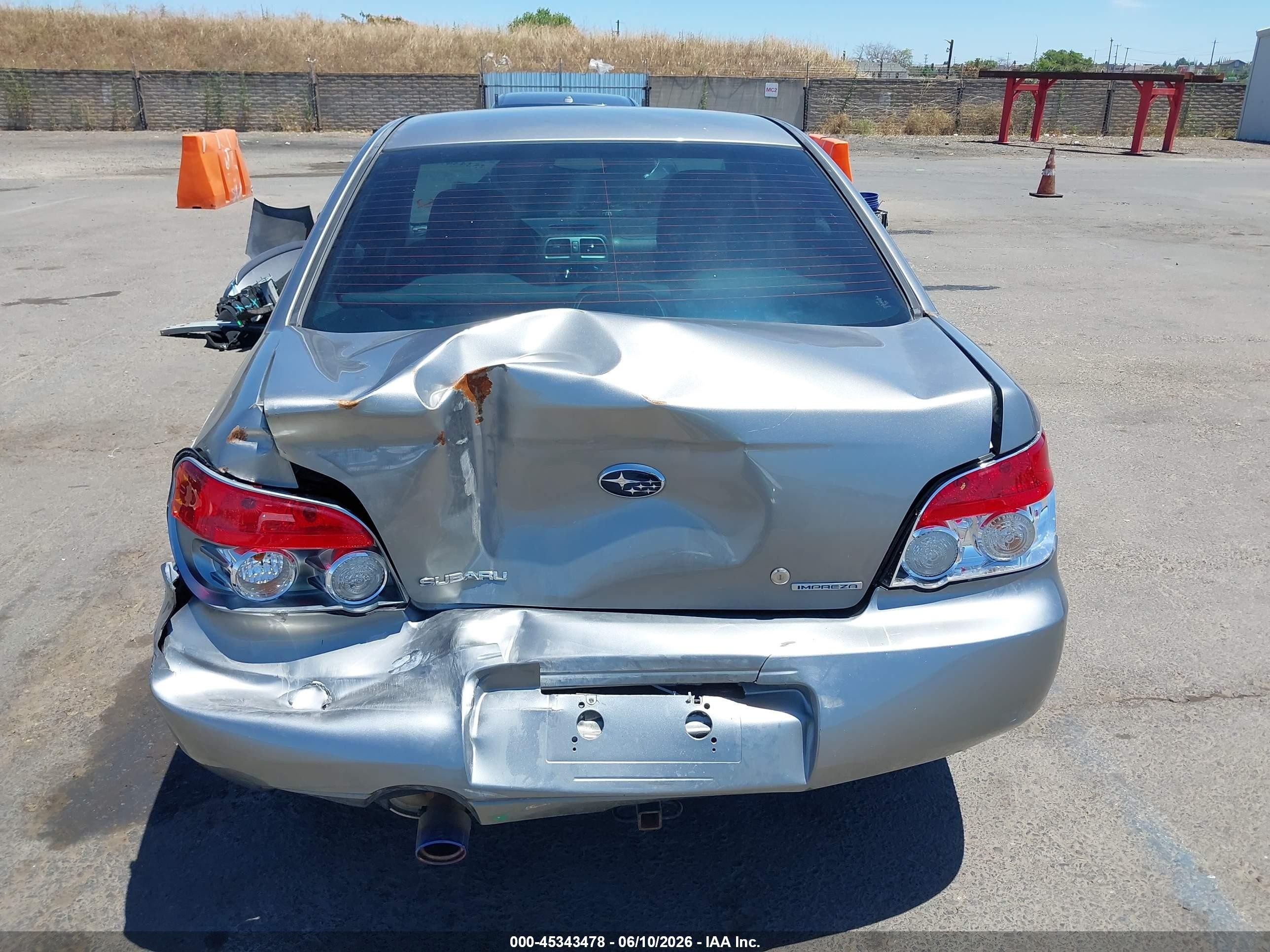 2007 Subaru Impreza 2.5i Silver vin: JF1GD61617H521495