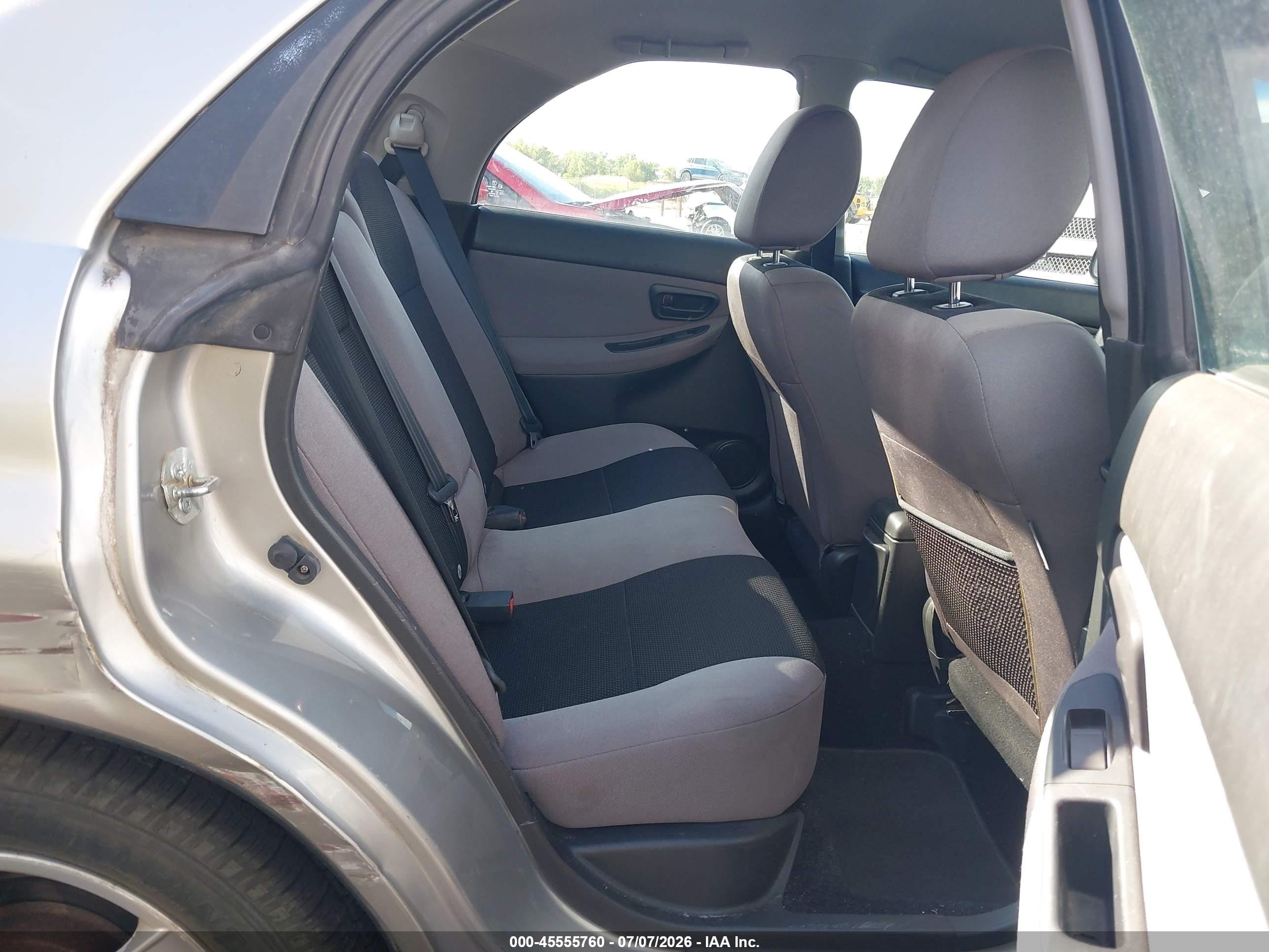 2007 Subaru Impreza 2.5i Silver vin: JF1GD61657H501508