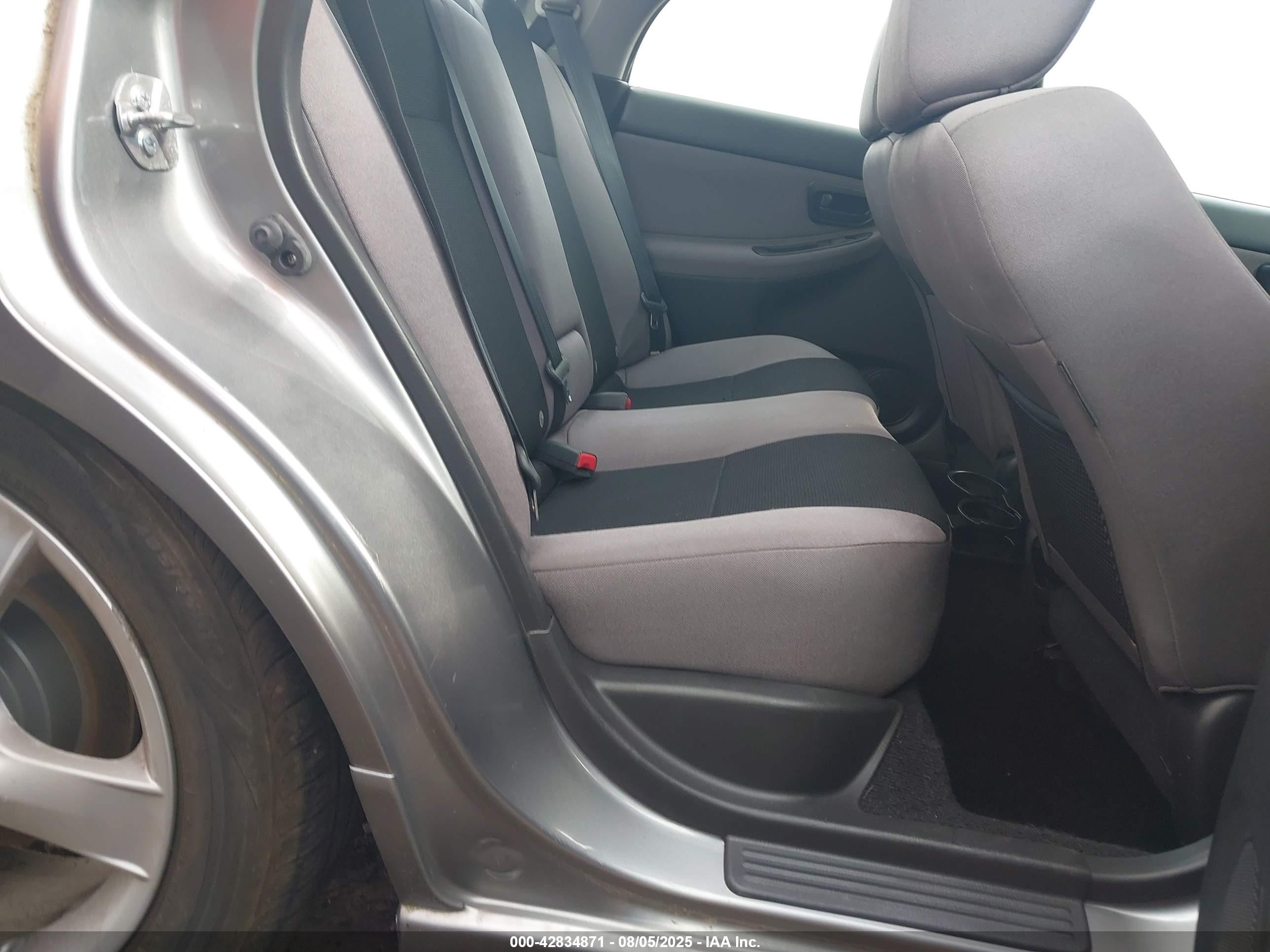 2007 Subaru Impreza 2.5i Silver vin: JF1GD61667H522349