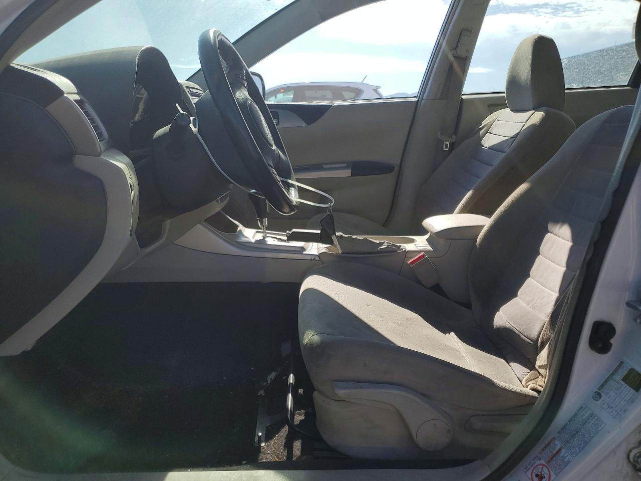 2009 Subaru Impreza 2.5i Premium Белый vin: JF1GE60639H517501