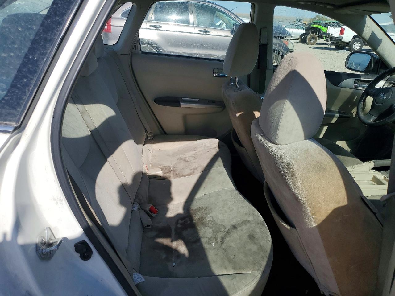 2009 Subaru Impreza 2.5i Premium Белый vin: JF1GE60639H517501