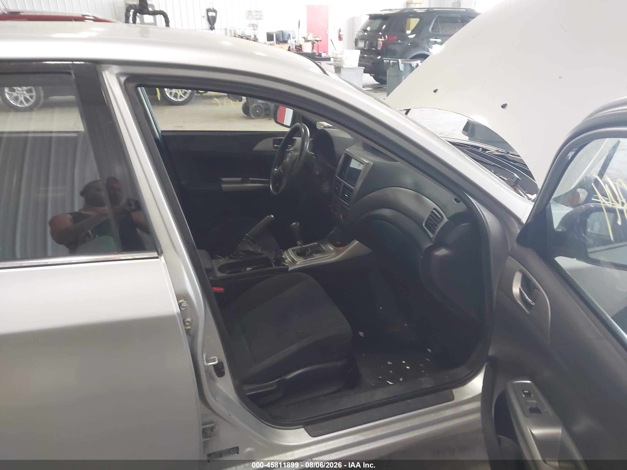 2009 Subaru Impreza 2.5i Silver vin: JF1GE61699H505349