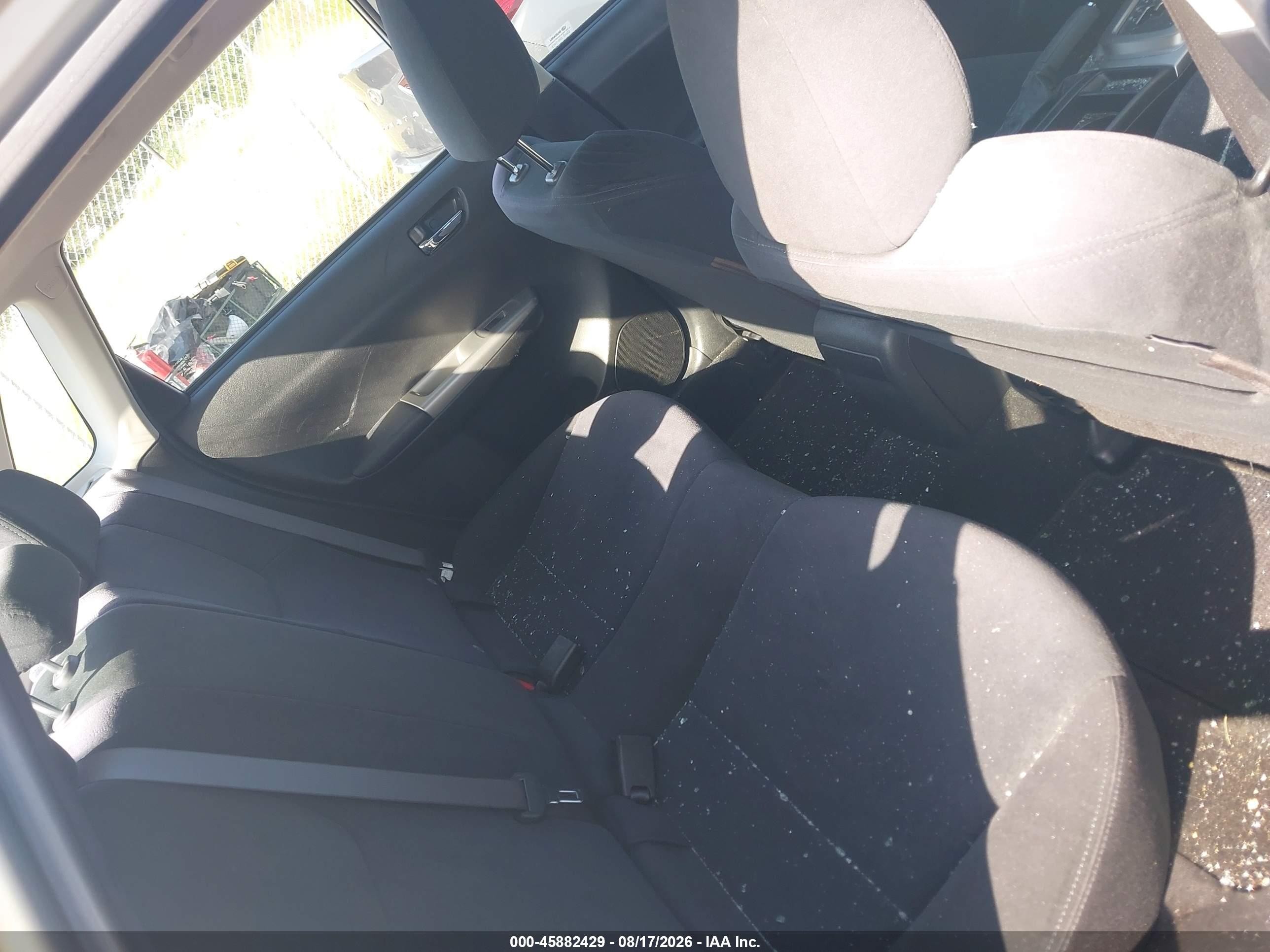 2010 Subaru Impreza 2.5i Silver vin: JF1GE6A64AH514142