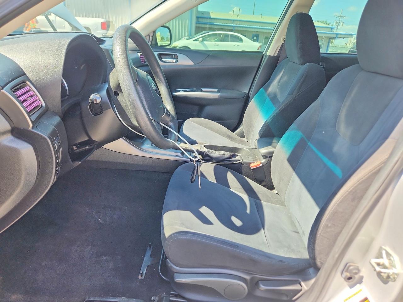 2011 Subaru Impreza 2.5i Silver vin: JF1GE6A65BH501885
