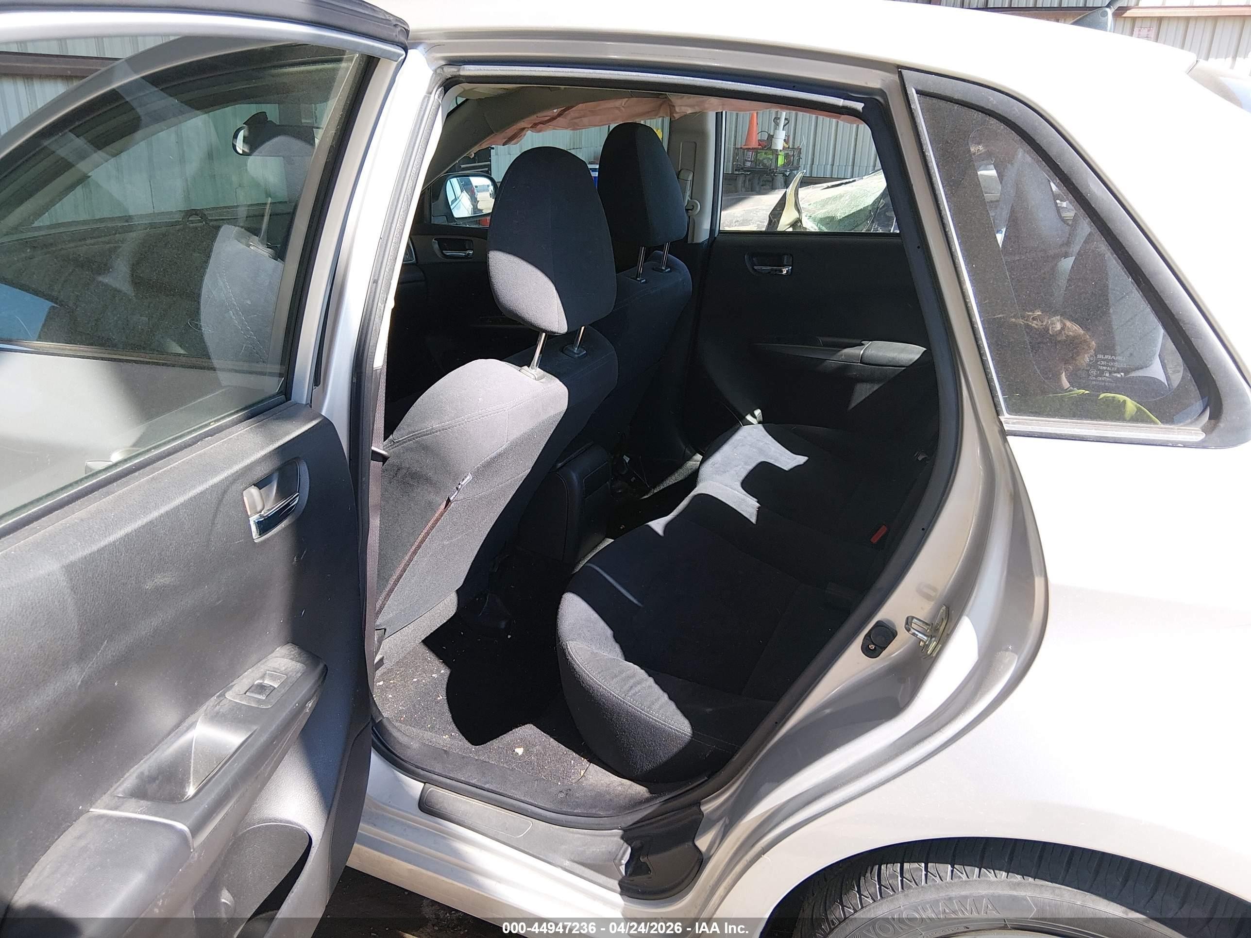 2011 Subaru Impreza 2.5i Silver vin: JF1GE6A65BH517908