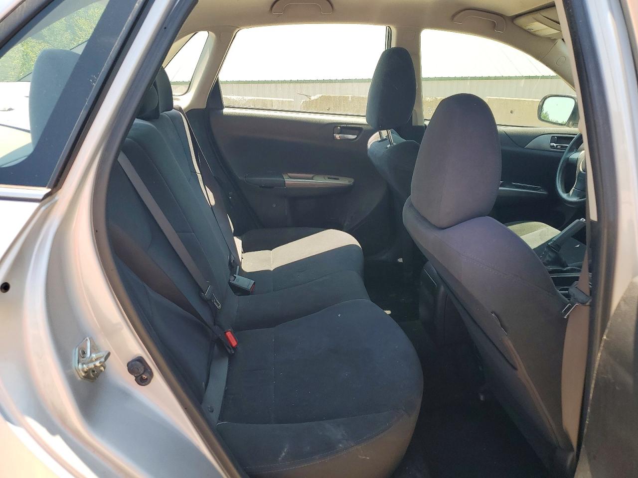 2011 Subaru Impreza 2.5i Silver vin: JF1GE6A6XBH514003