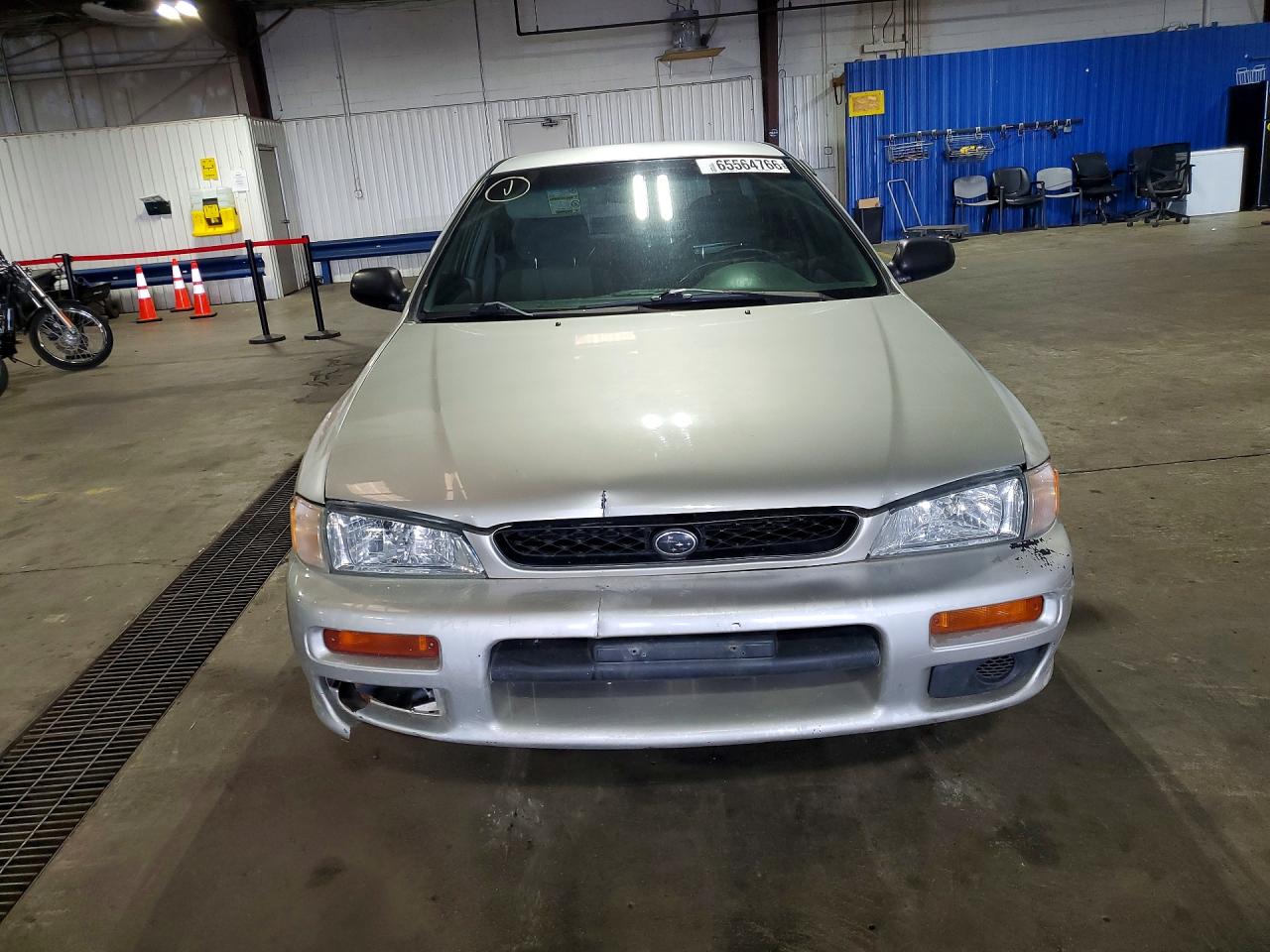 1999 Subaru Impreza L Silver vin: JF1GF4350XH804568
