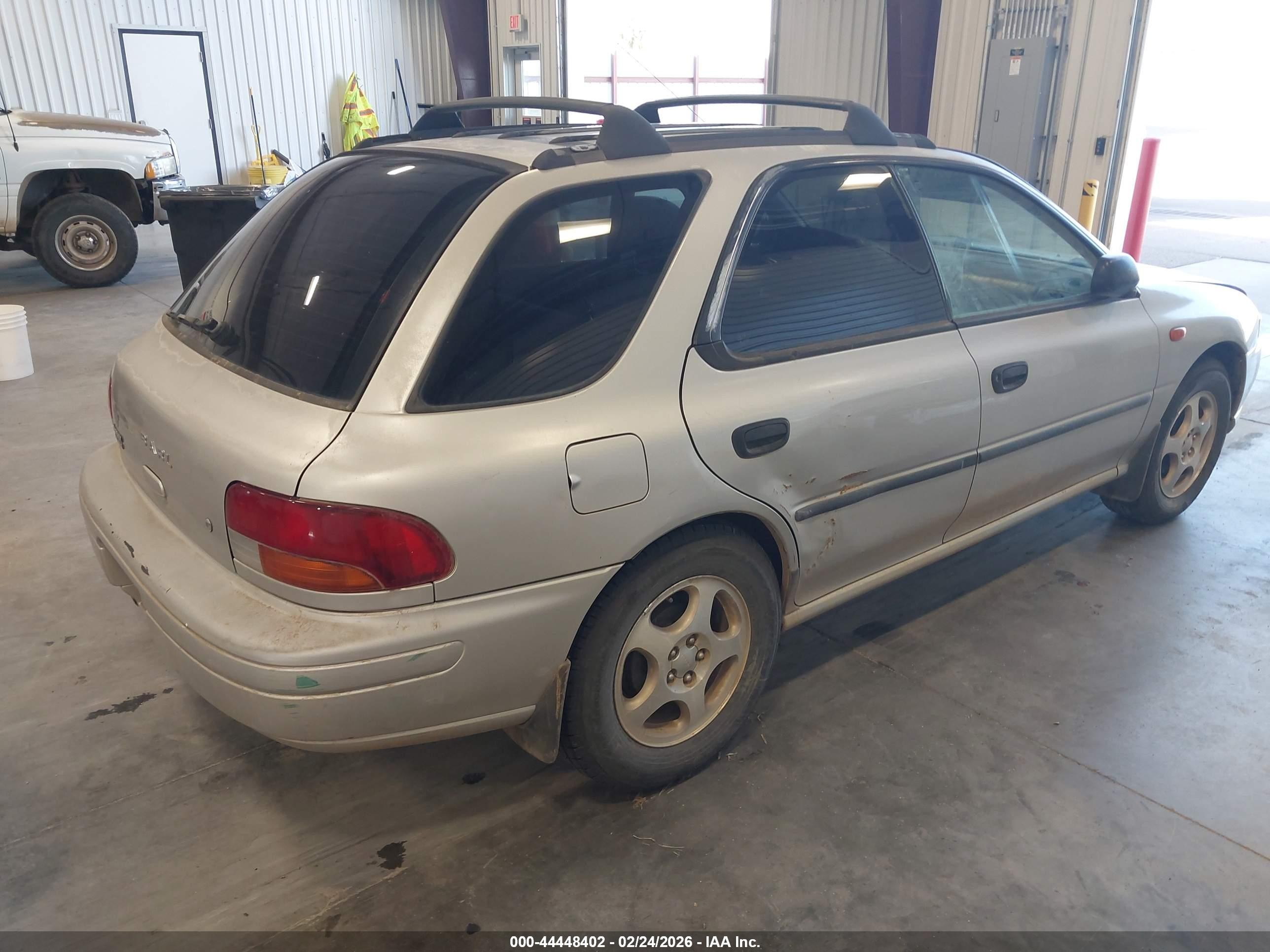 2001 Subaru Impreza L Silver vin: JF1GF43511G804270