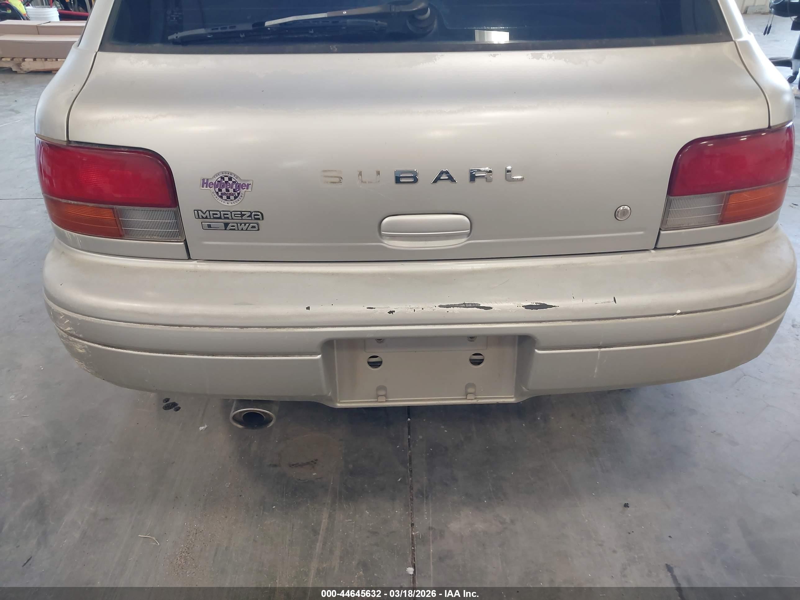 2001 Subaru Impreza L Silver vin: JF1GF43511G804270