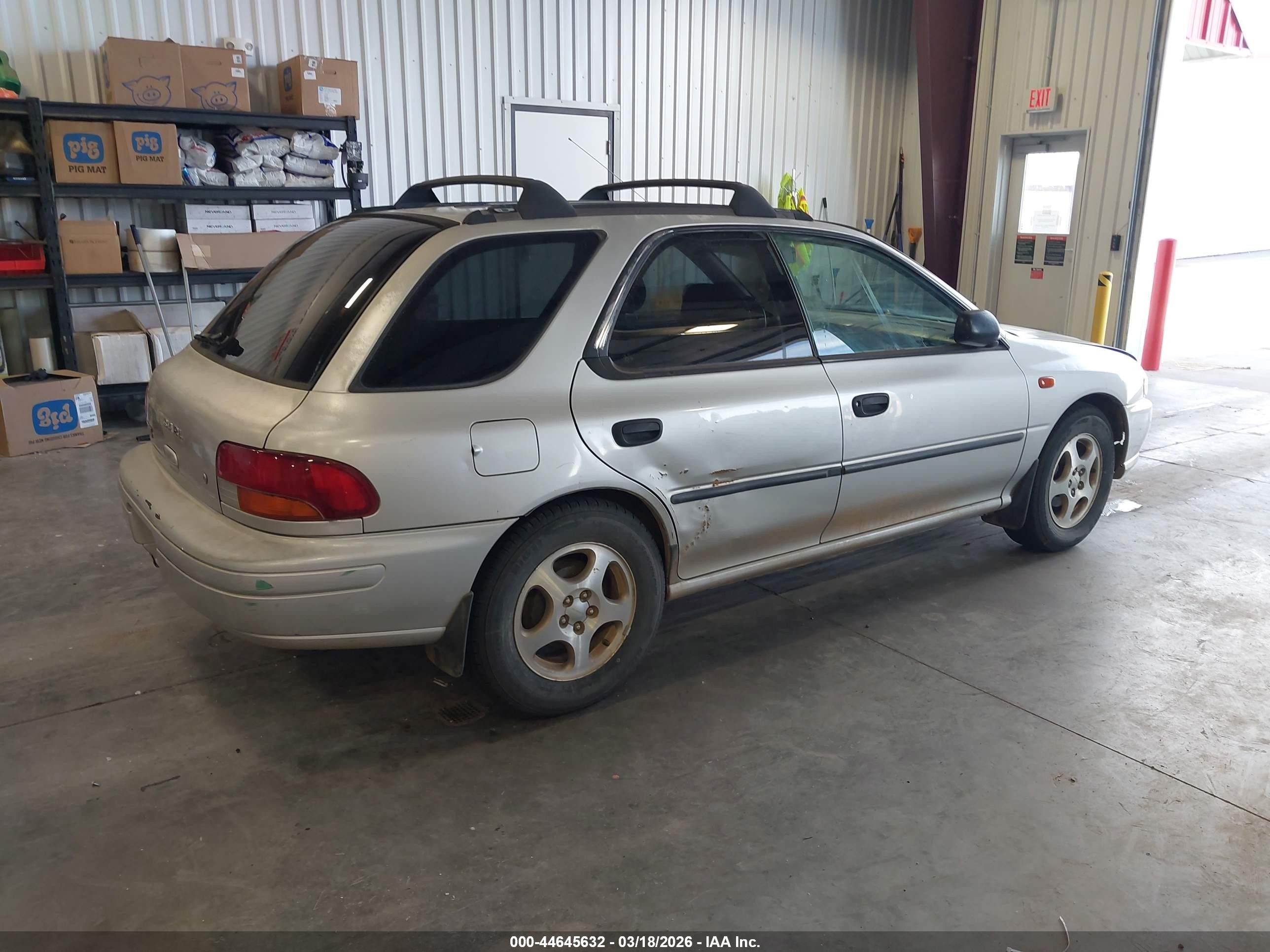 2001 Subaru Impreza L Silver vin: JF1GF43511G804270