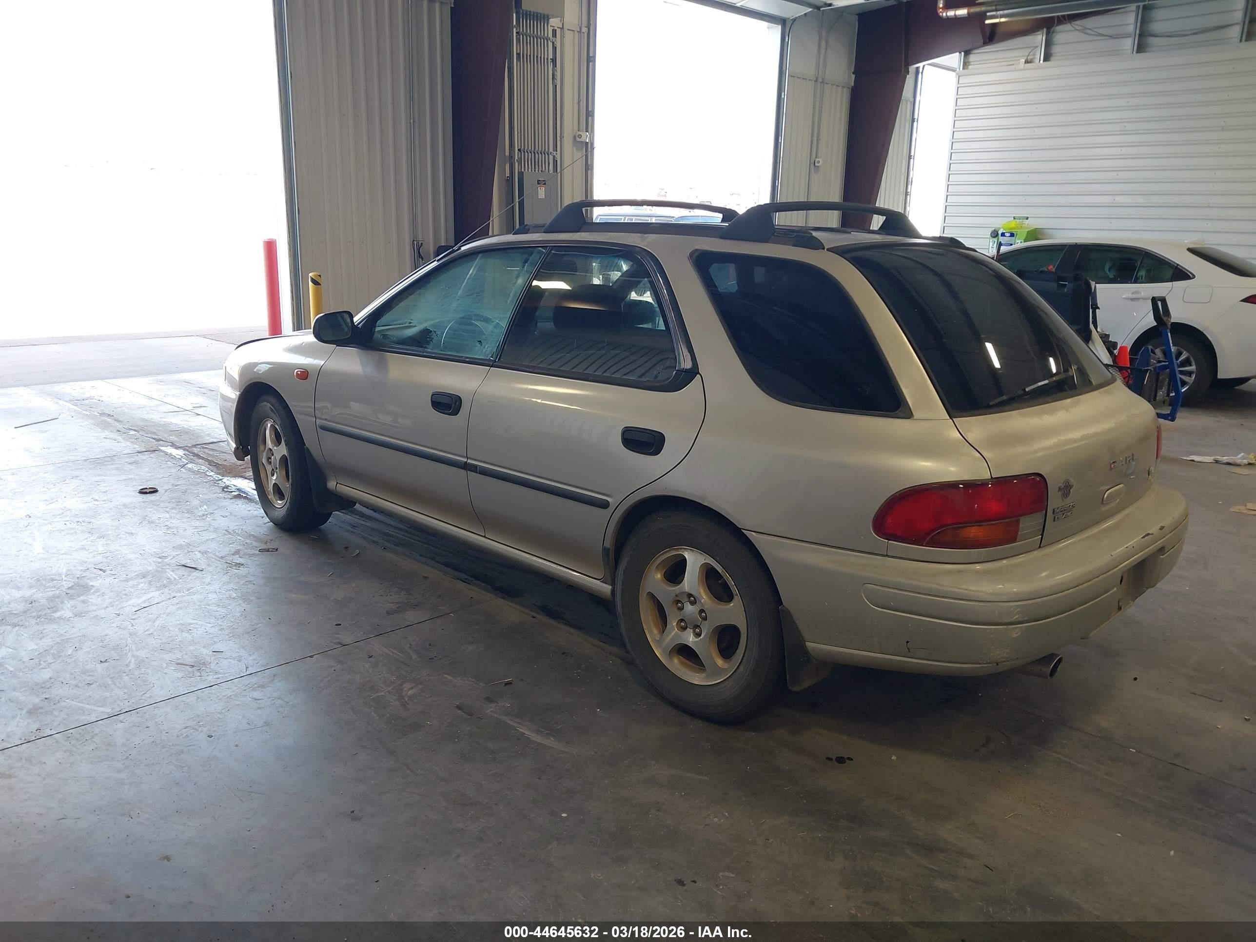 2001 Subaru Impreza L Silver vin: JF1GF43511G804270
