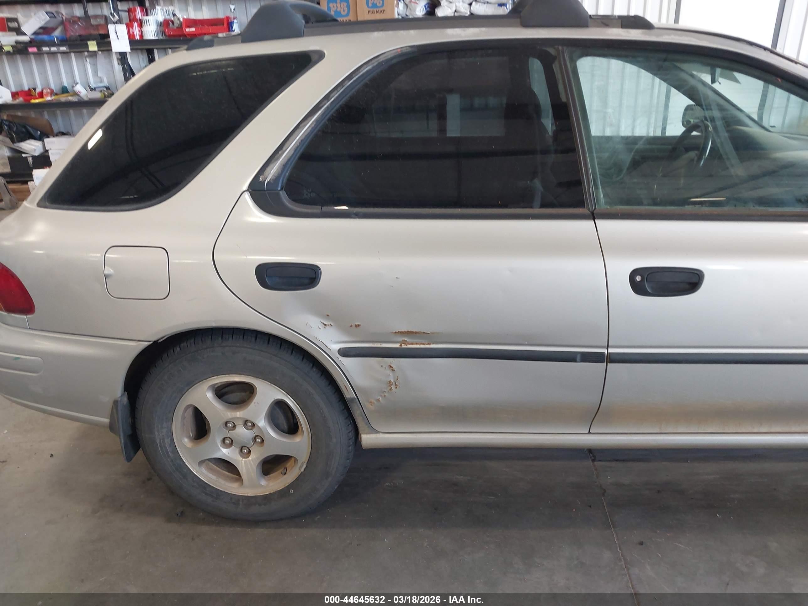 2001 Subaru Impreza L Silver vin: JF1GF43511G804270