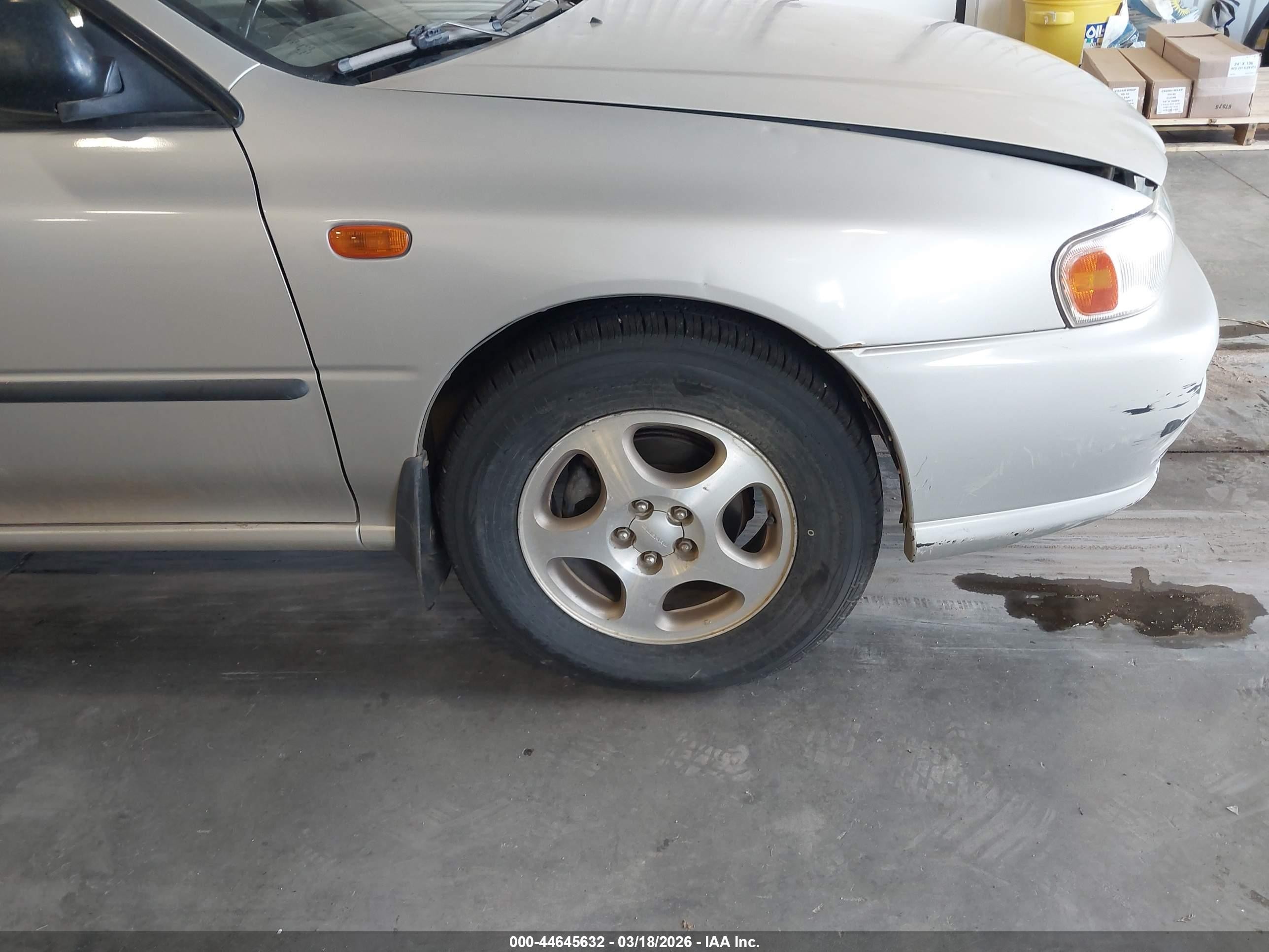 2001 Subaru Impreza L Silver vin: JF1GF43511G804270