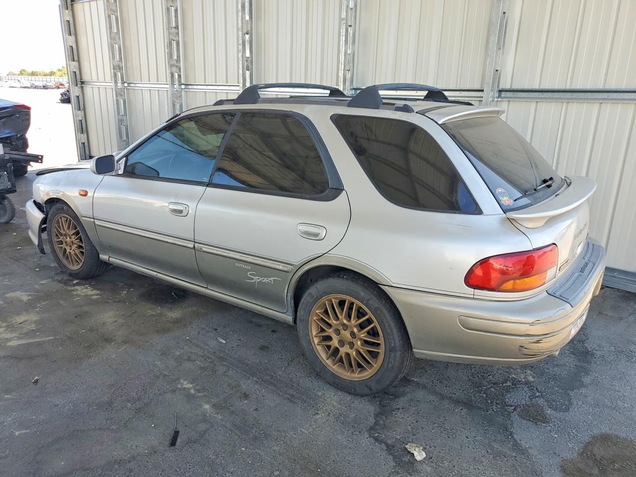 2001 Subaru Impreza Outback Sport Two Tone vin: JF1GF48511G802396