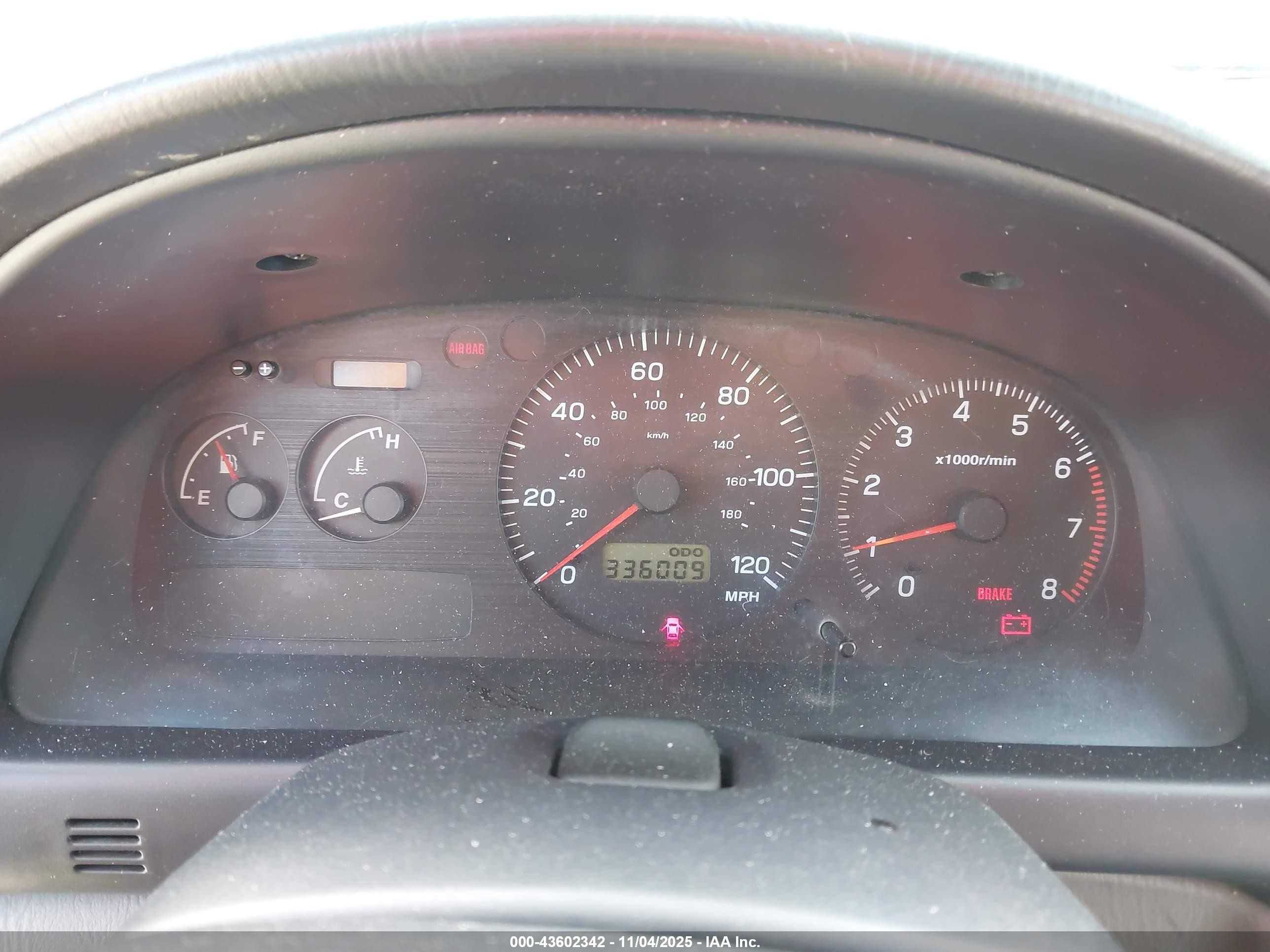 2000 Subaru Outback   Silver vin: JF1GF4851YH805934