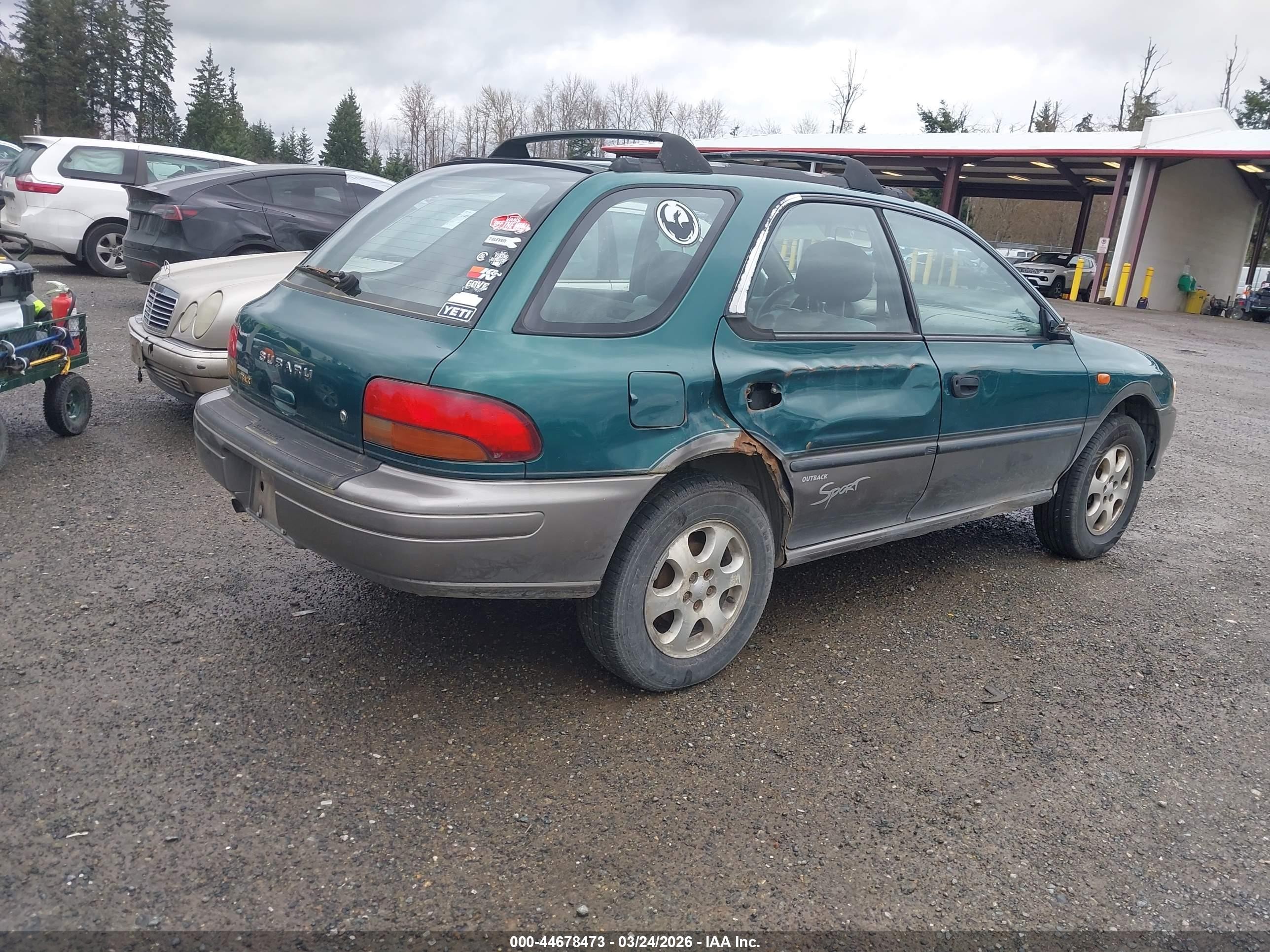 1998 Subaru Impreza Outback Sport Зеленый vin: JF1GF4852WG810479