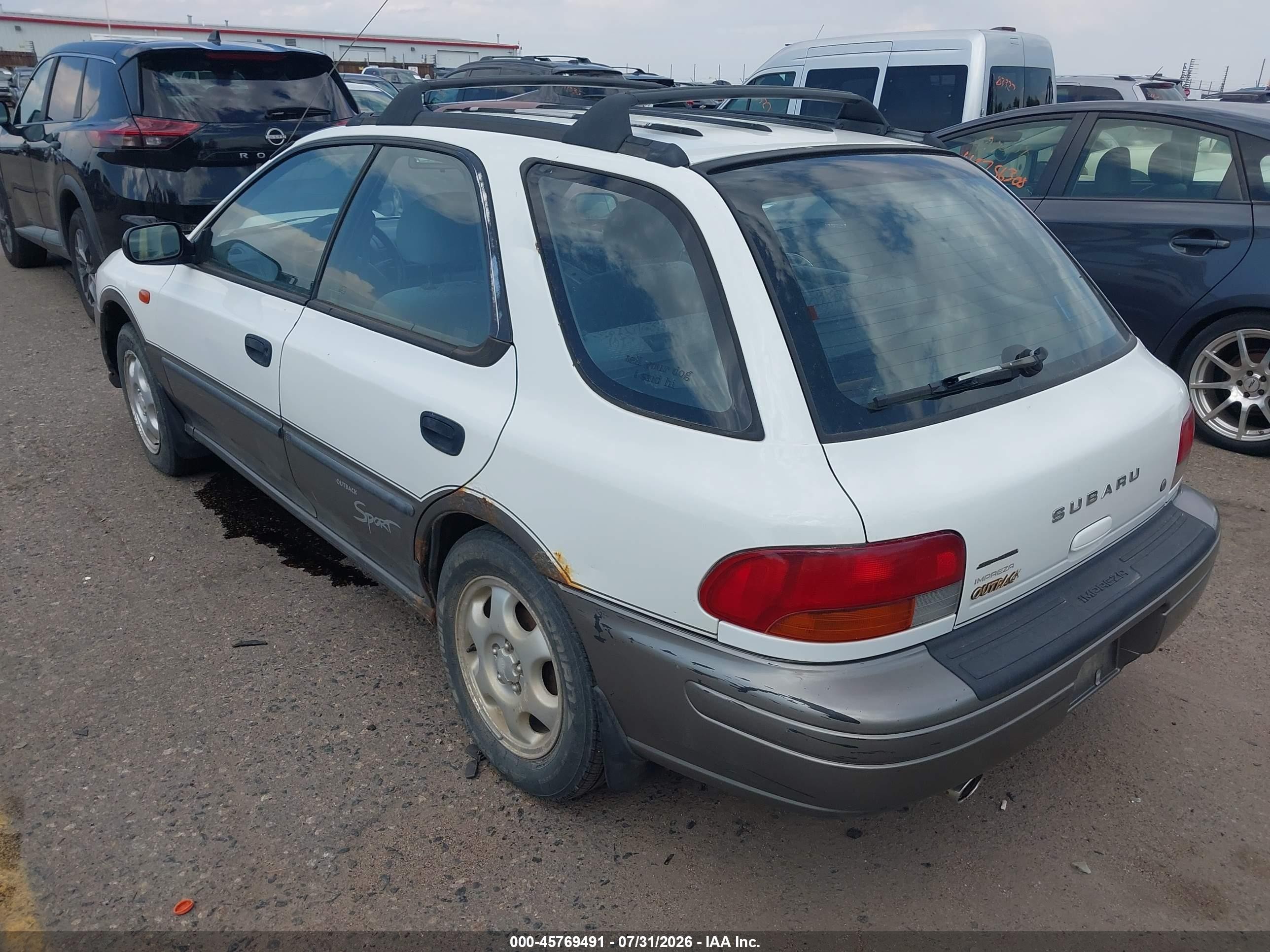 1998 Subaru Impreza Outback Sport White vin: JF1GF4852WG812247