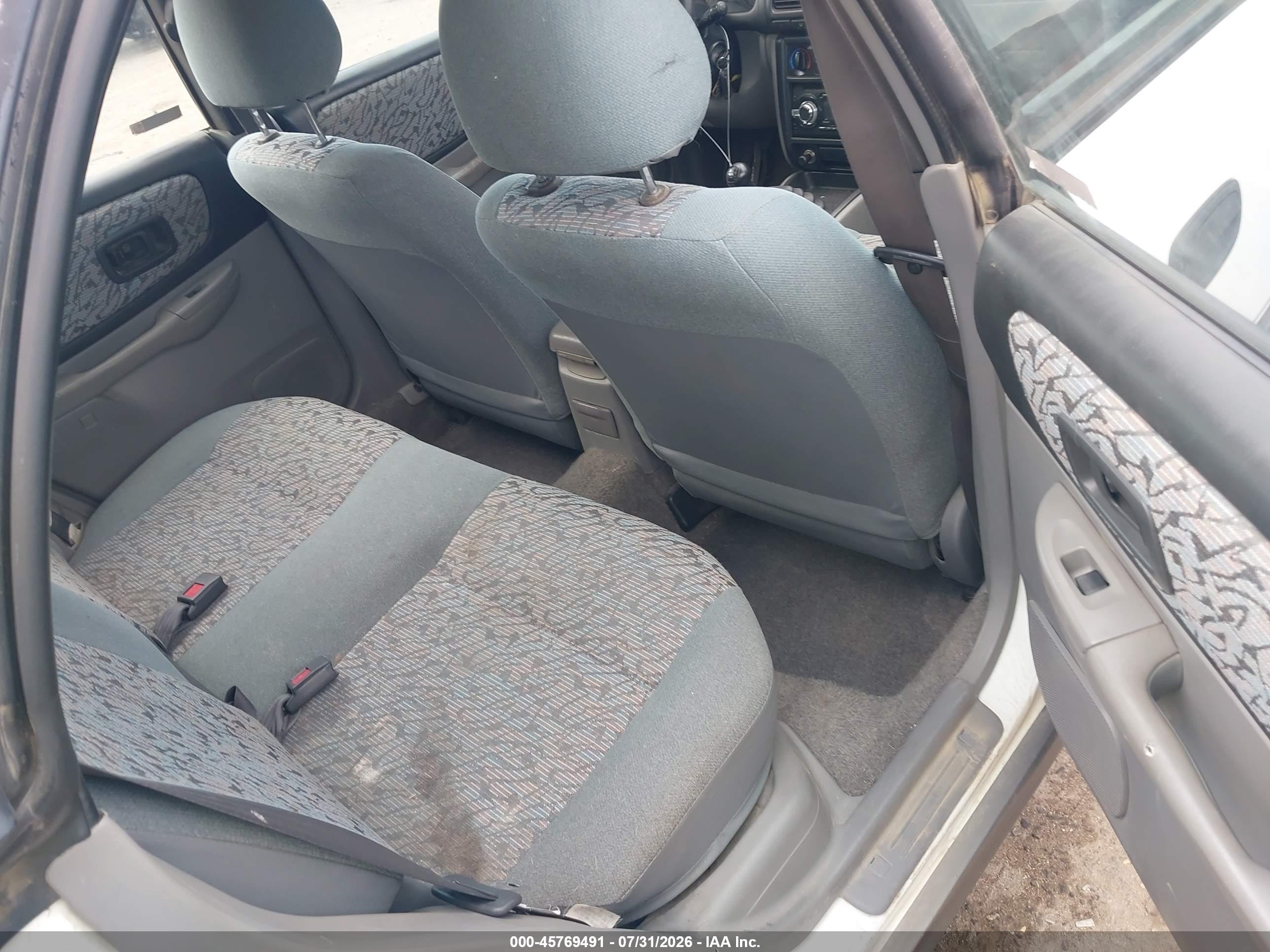 1998 Subaru Impreza Outback Sport White vin: JF1GF4852WG812247