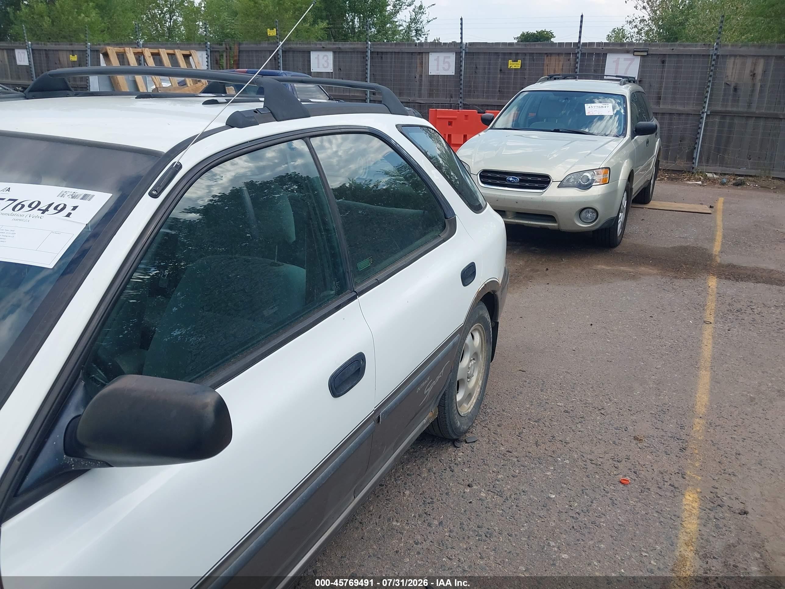 1998 Subaru Impreza Outback Sport White vin: JF1GF4852WG812247