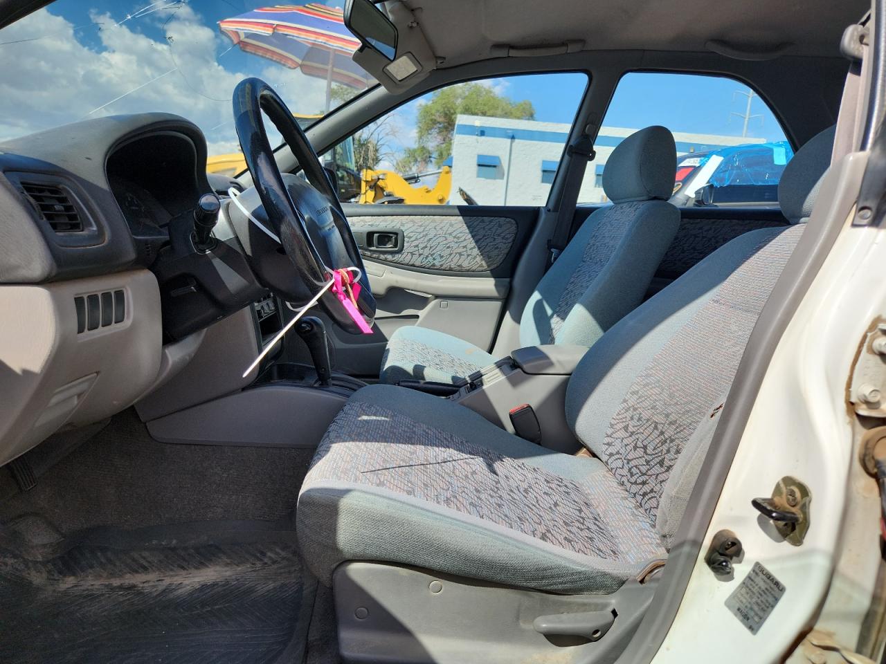 1998 Subaru Impreza Outback White vin: JF1GF4854WH812664