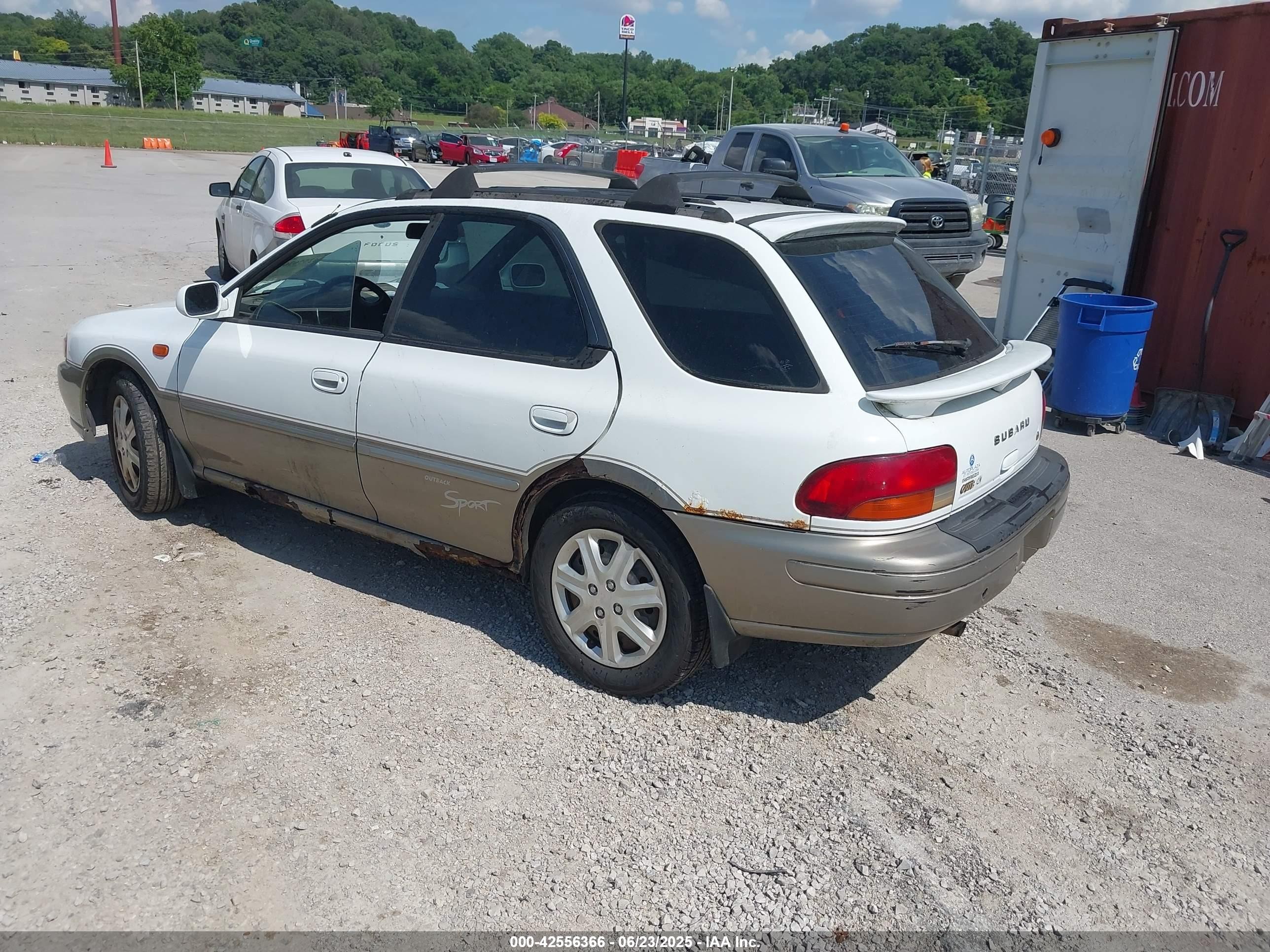 2001 Subaru Impreza Outback Sport   Белый vin: JF1GF48561G802412