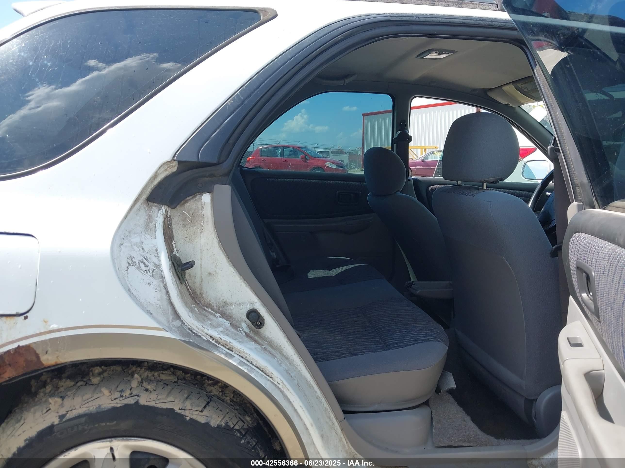 2001 Subaru Impreza Outback Sport   Белый vin: JF1GF48561G802412