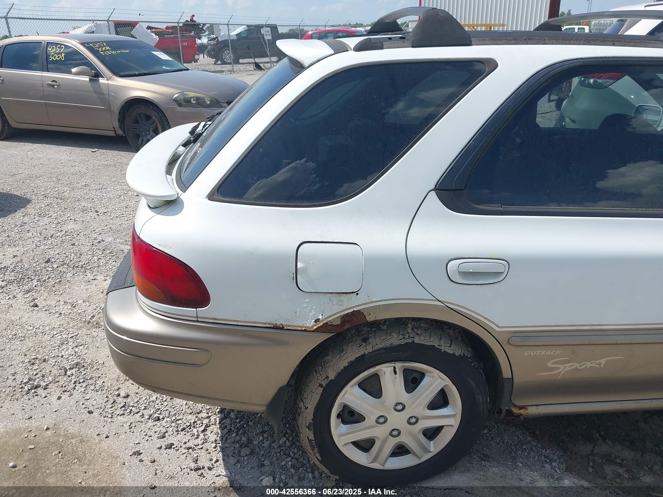 2001 Subaru Impreza Outback Sport   Белый vin: JF1GF48561G802412