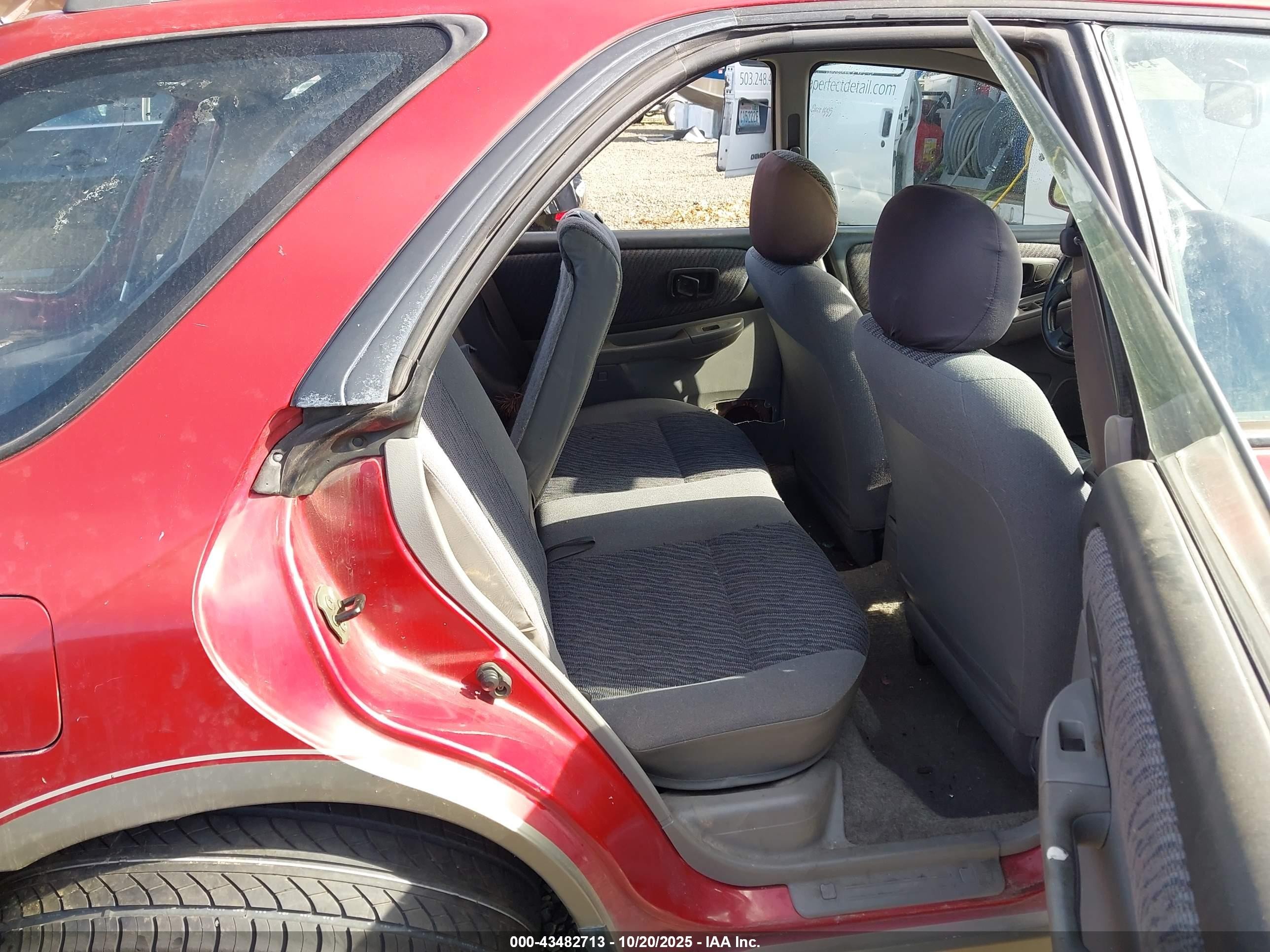 2001 Subaru Impreza Outback Sport   Red vin: JF1GF48581G800290