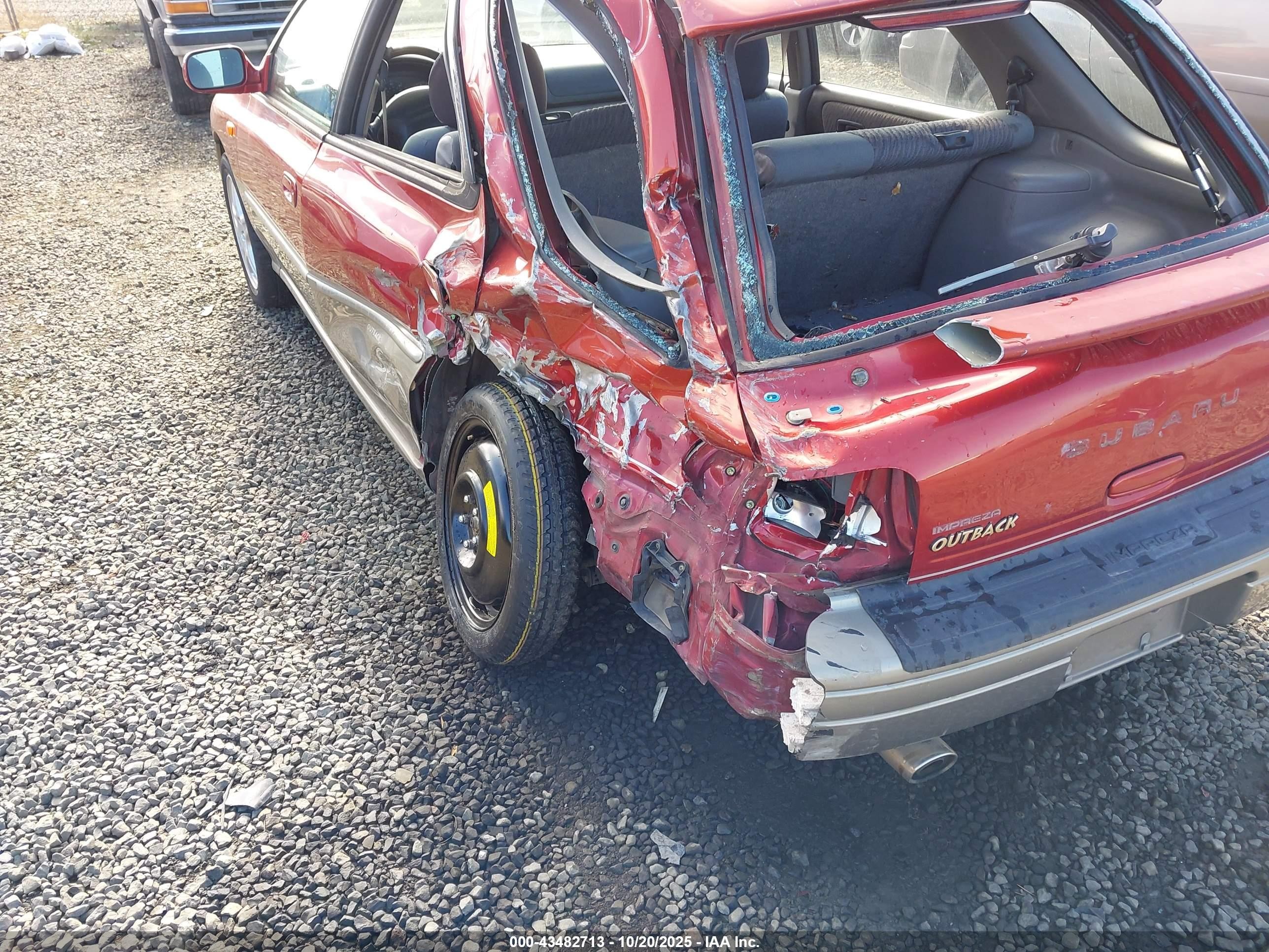 2001 Subaru Impreza Outback Sport   Red vin: JF1GF48581G800290
