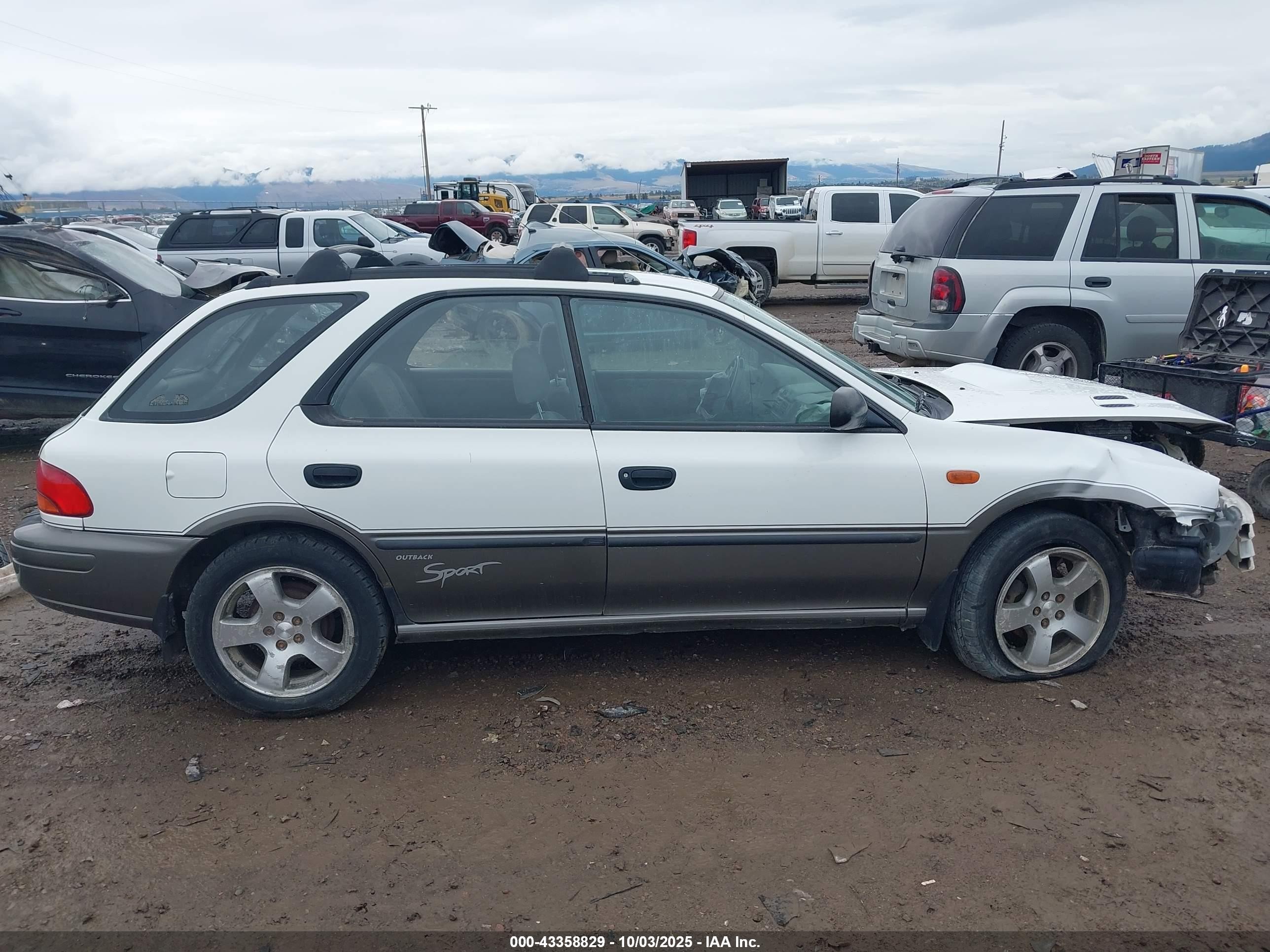 1998 Subaru Impreza Outback Sport White vin: JF1GF4858WH808245