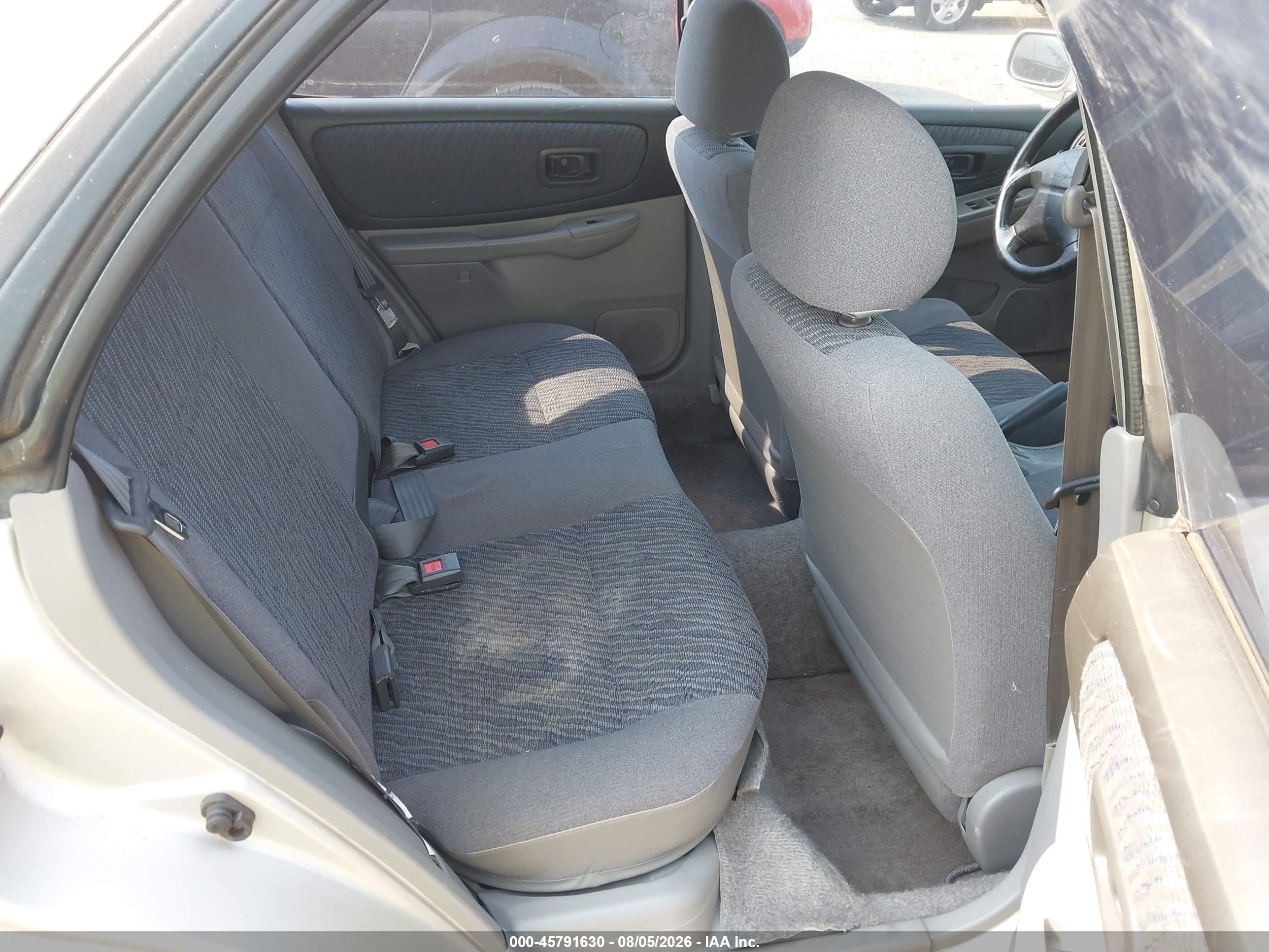 2000 Subaru Outback   Silver vin: JF1GF4858YG808044